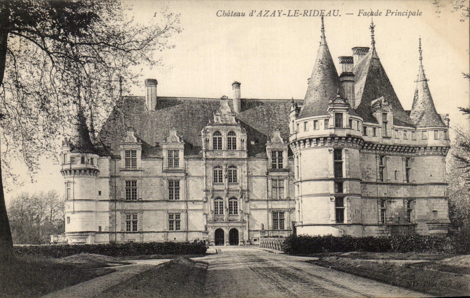 Castillo de CPA de Azay el ataque frontal del principal de la cortina
