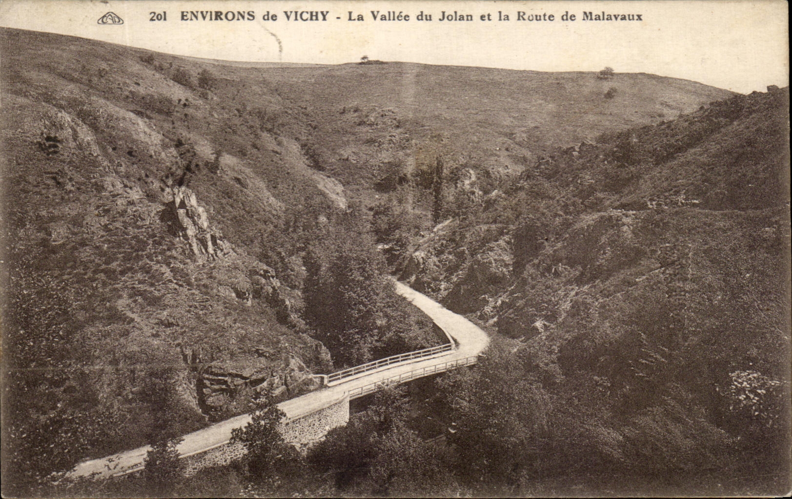 CPA Environs de Vichy La Vallee du Jolan et la Route de Malavaux