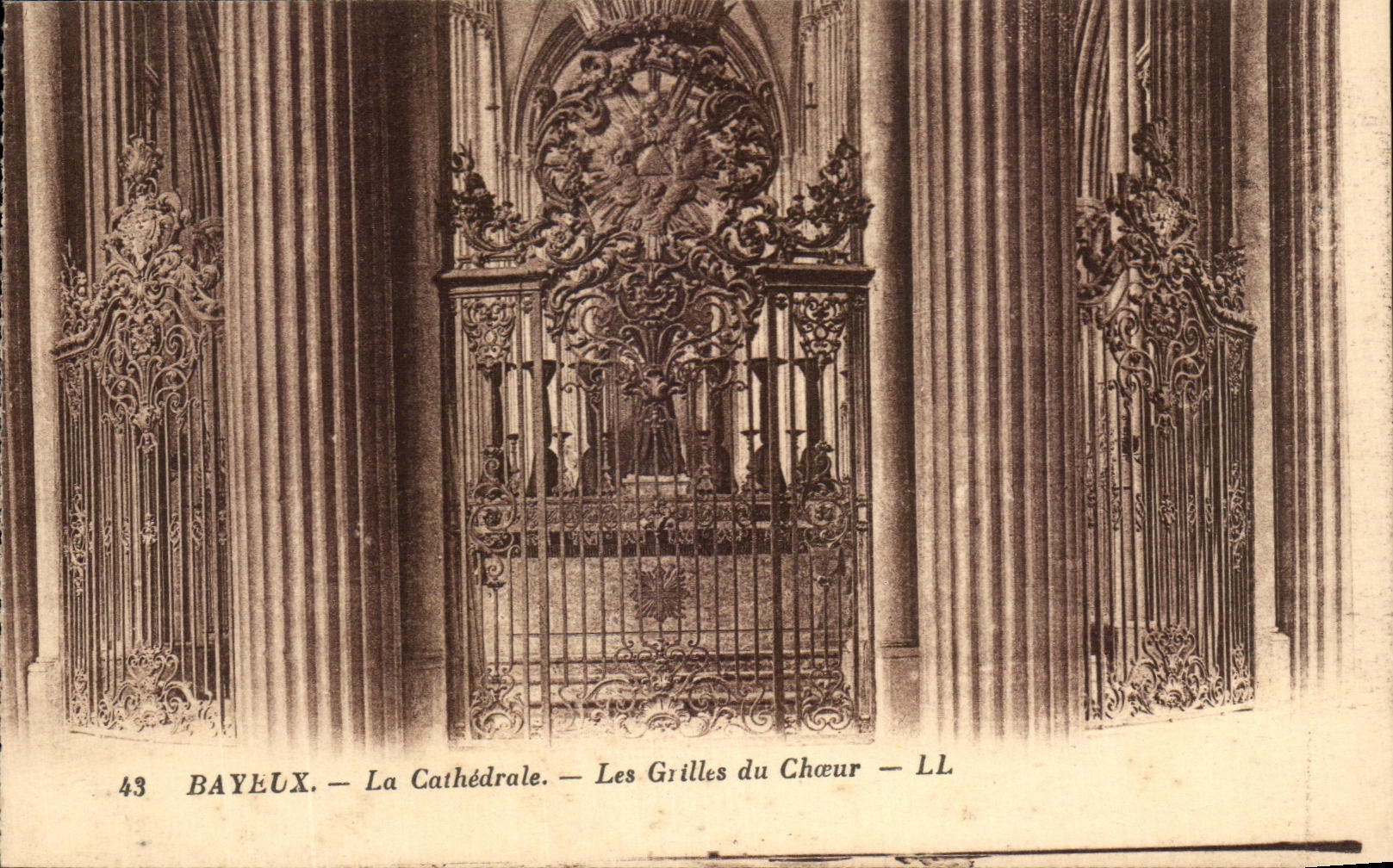 Rejillas de la catedral del La de CPA Bayeux del estribillo