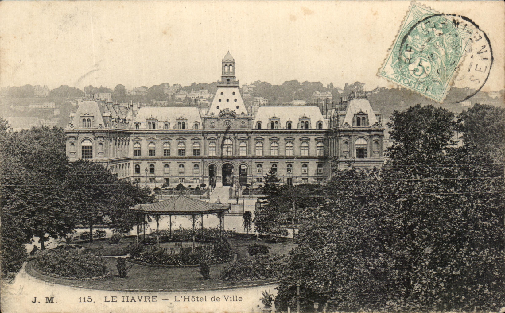 CPA Le Havre L'Hotel de Ville Kiosque