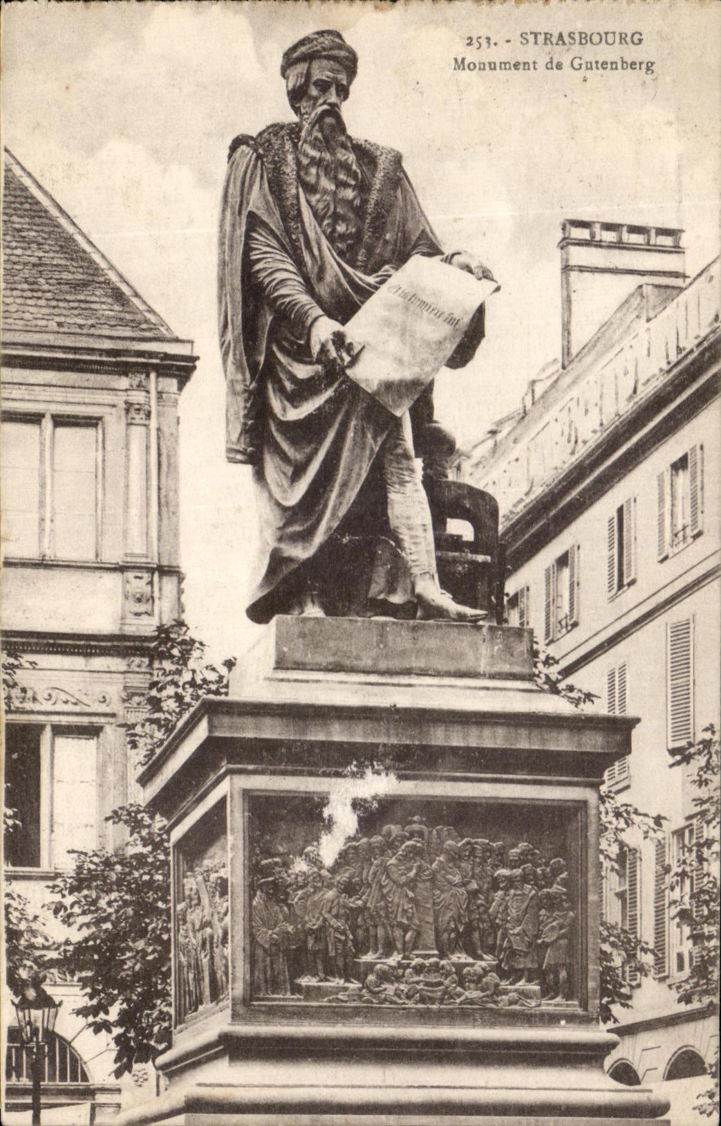 CPA Strasbourg Monument of Gutenberg