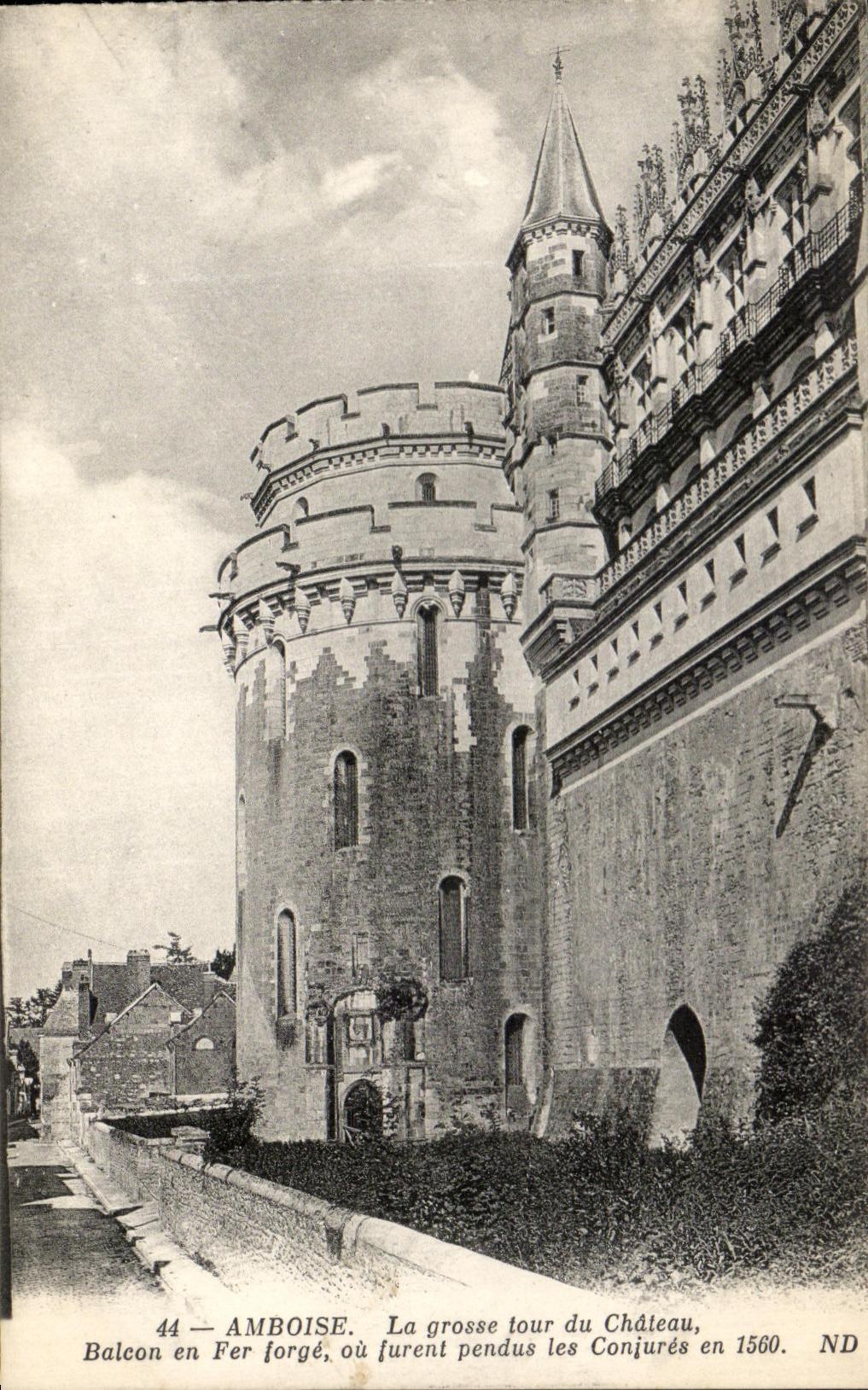 Torre gruesa del La de CPA Amboise del balcon del castillo fuera del hierro Lorge
