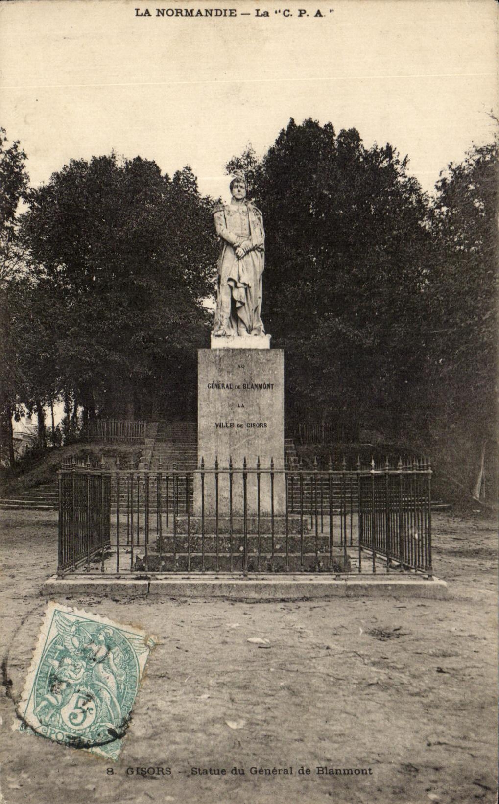 CPA La Normandie Gisors Statue du General de Blaumont