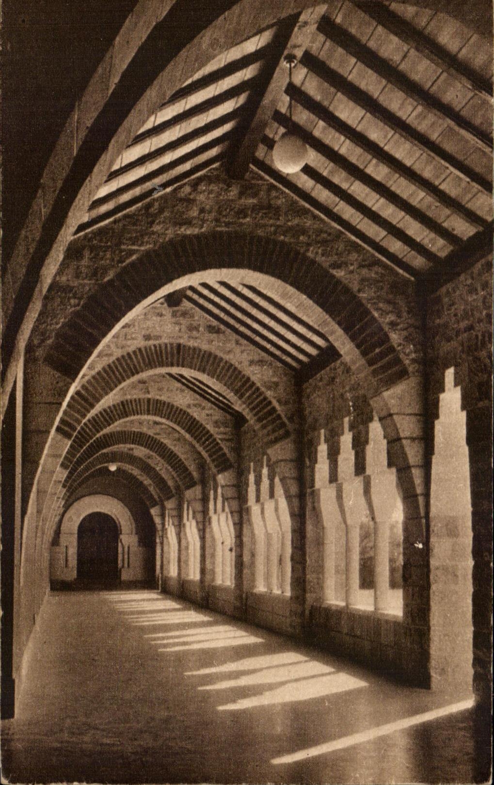 CPA Abbey of Interior Solesmes of the new cloister