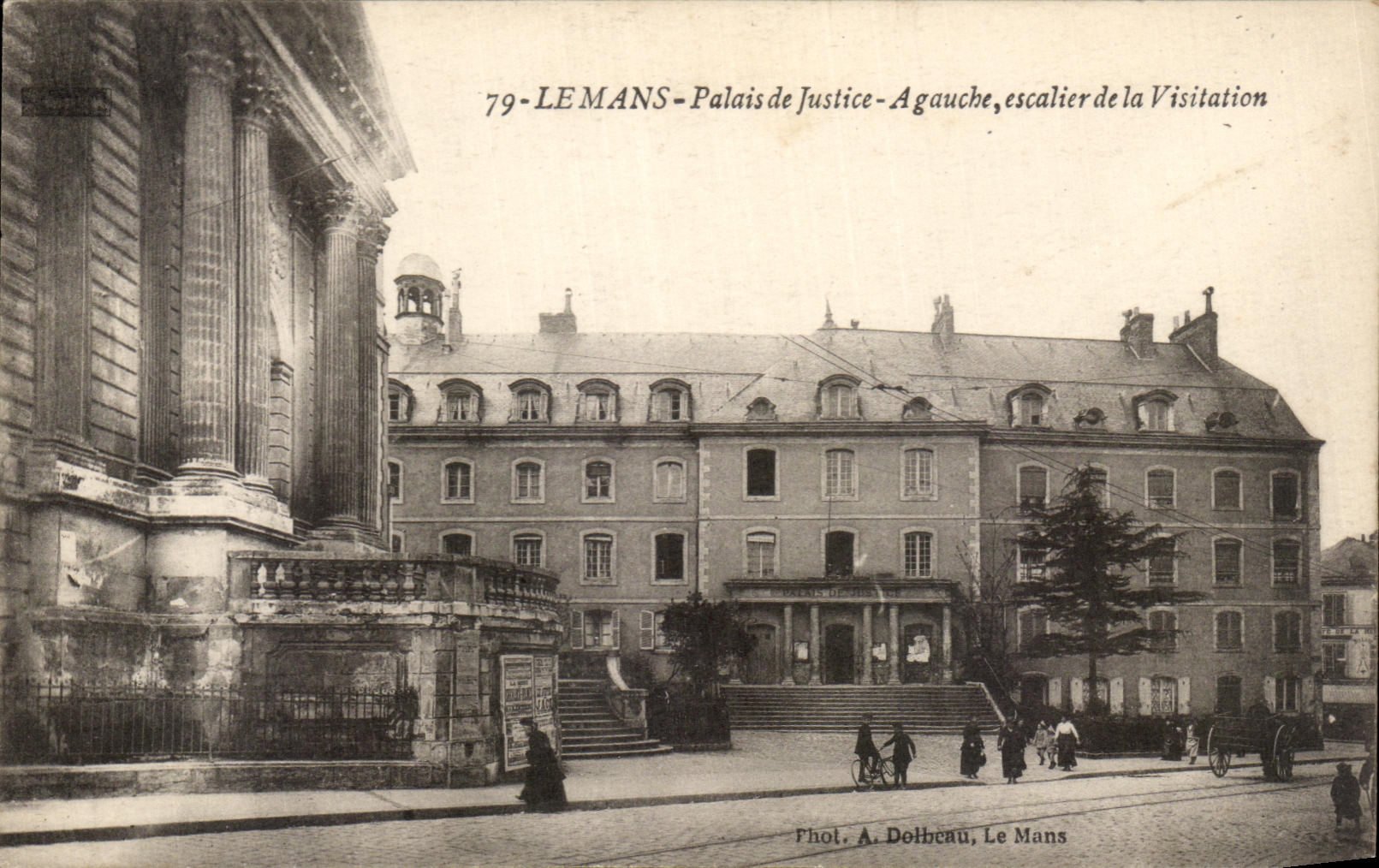 CPA Le Mans Palais De Justice A gauche Escalier De La Visitation