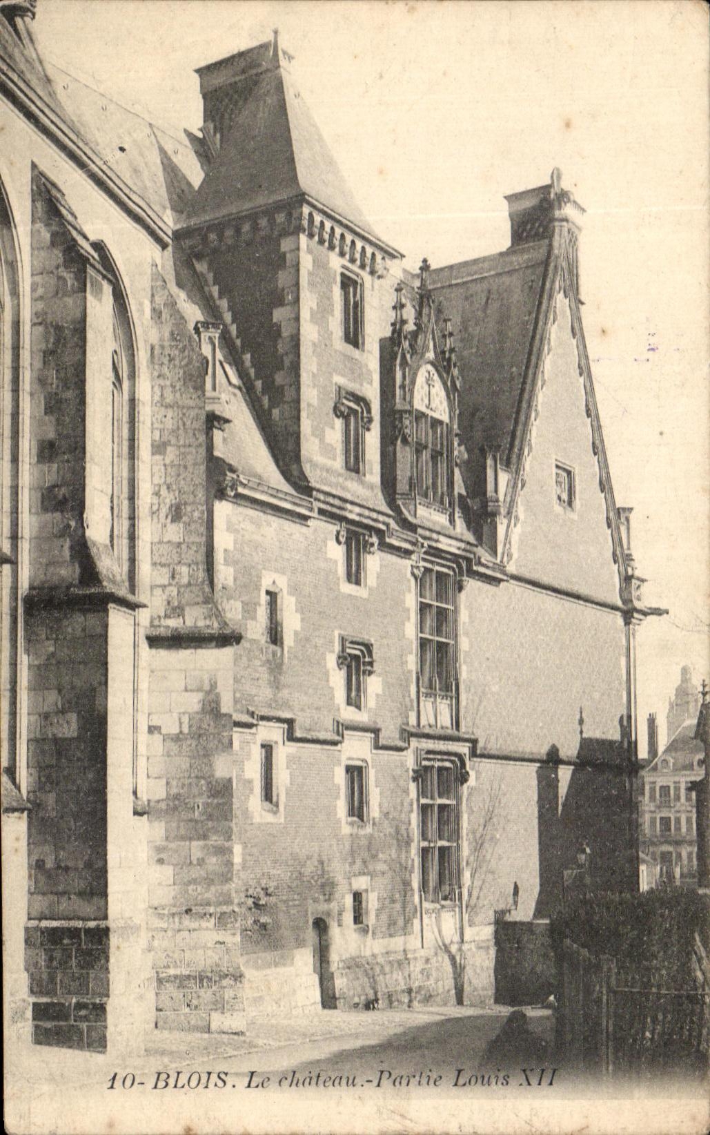 CPA Blois La Chateau Partie Louis XII