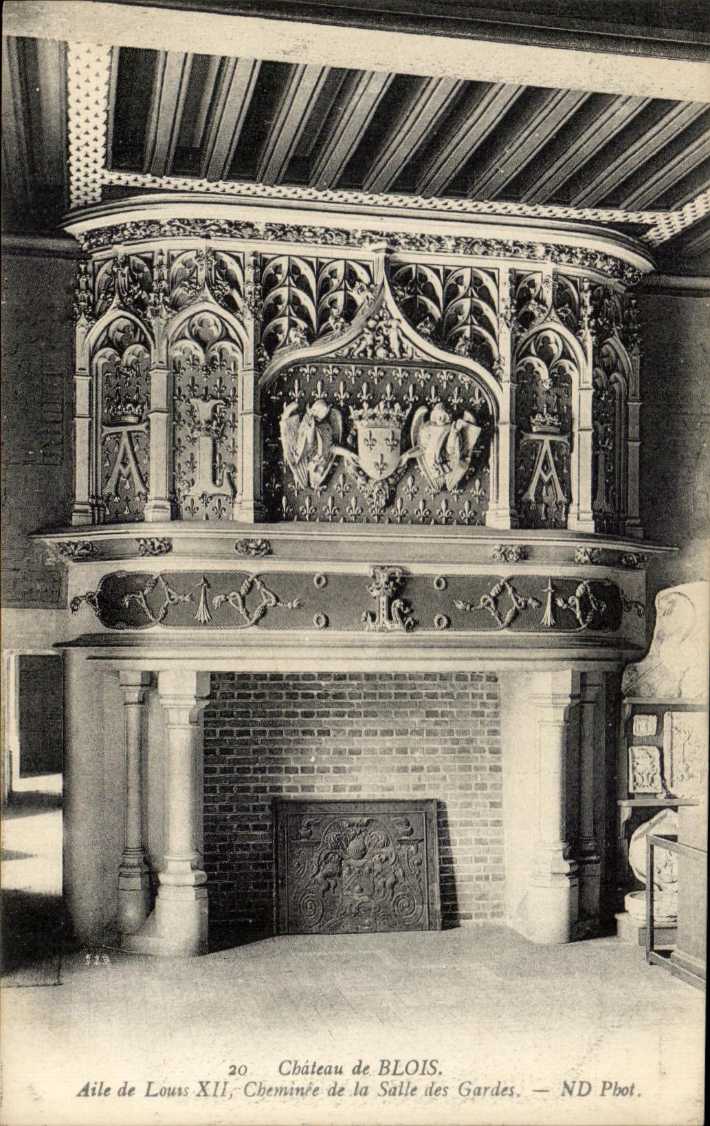 CPA Chateau de Blois Aile de Louis XII Cheminee de la Salle des Gardes