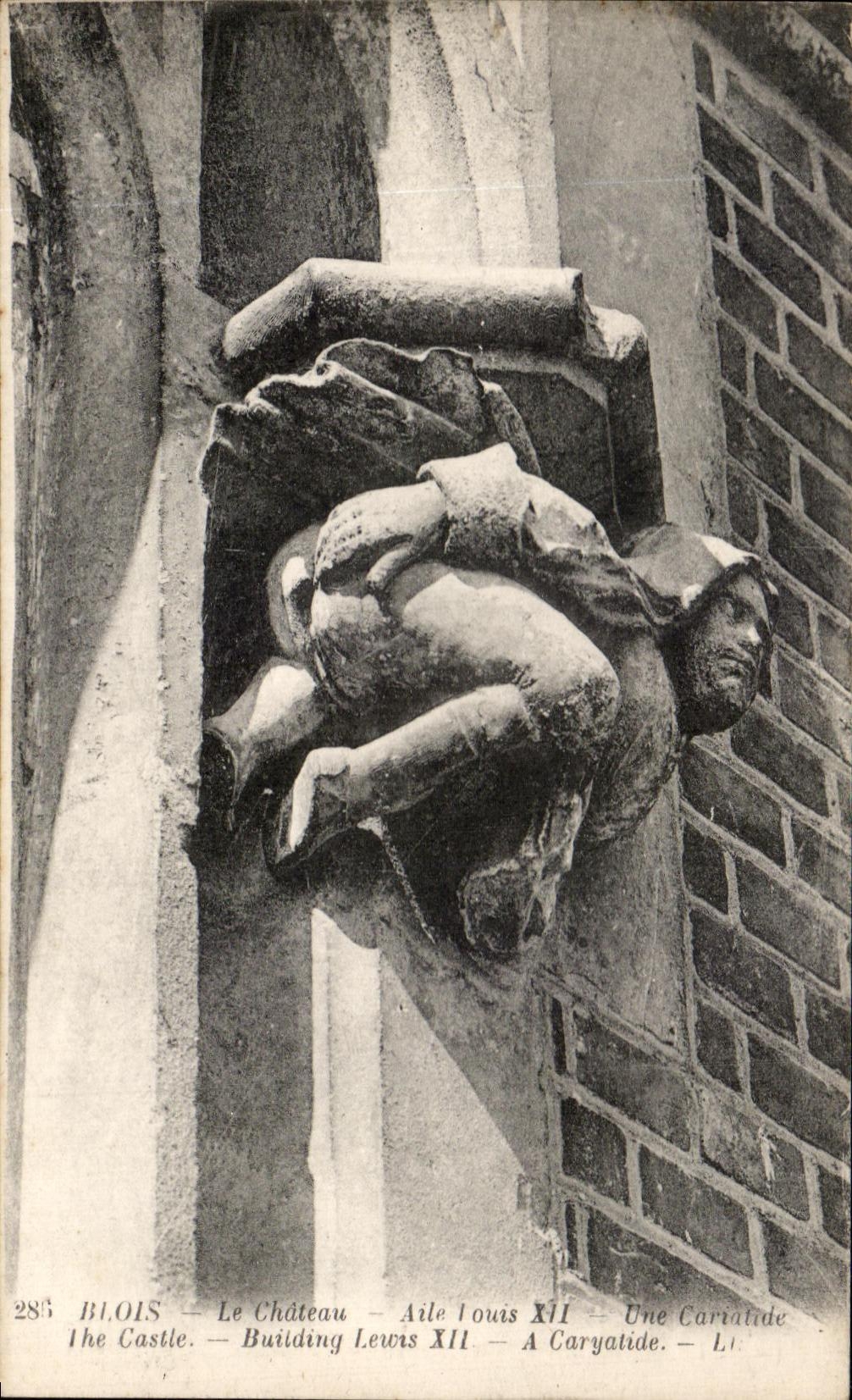 CPA Blois Le Chateau Aile Louis XII Une Cariatide