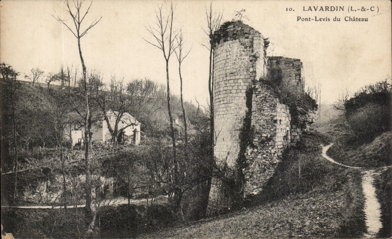 CPA Lavardin Pont Levis du Chateau