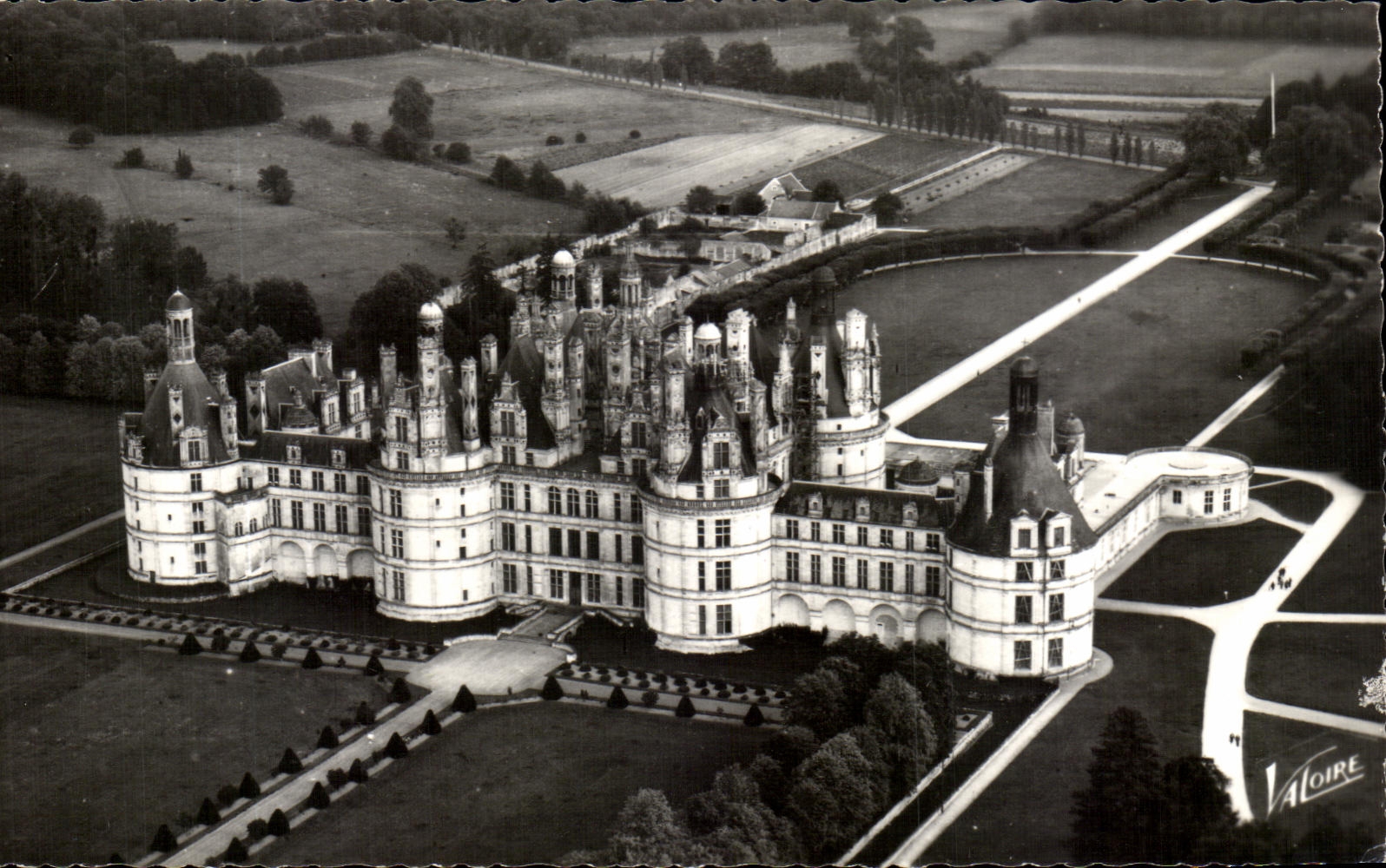 CPSM Chambord Vue Aerienne du Chateau facade nord Ouest