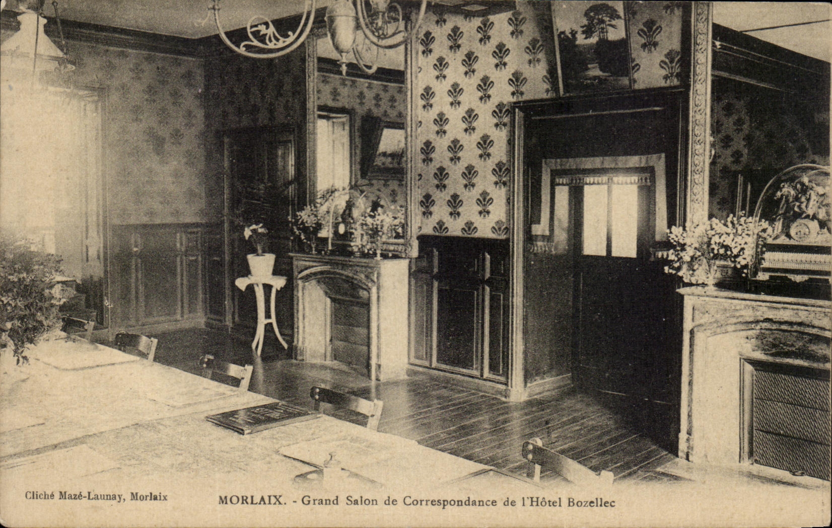 CPA Morlaix Large Living room of Correspondence of the Bozellec Hotel