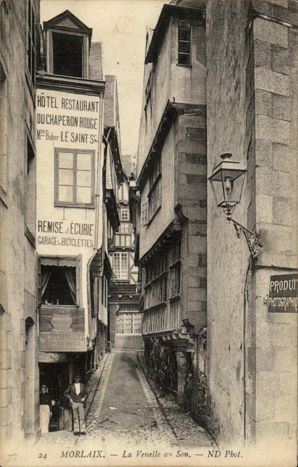 CPA Morlaix La Alley with its Hotel Restoring With the Little Red Riding Hood Bicycle shed Bicycle