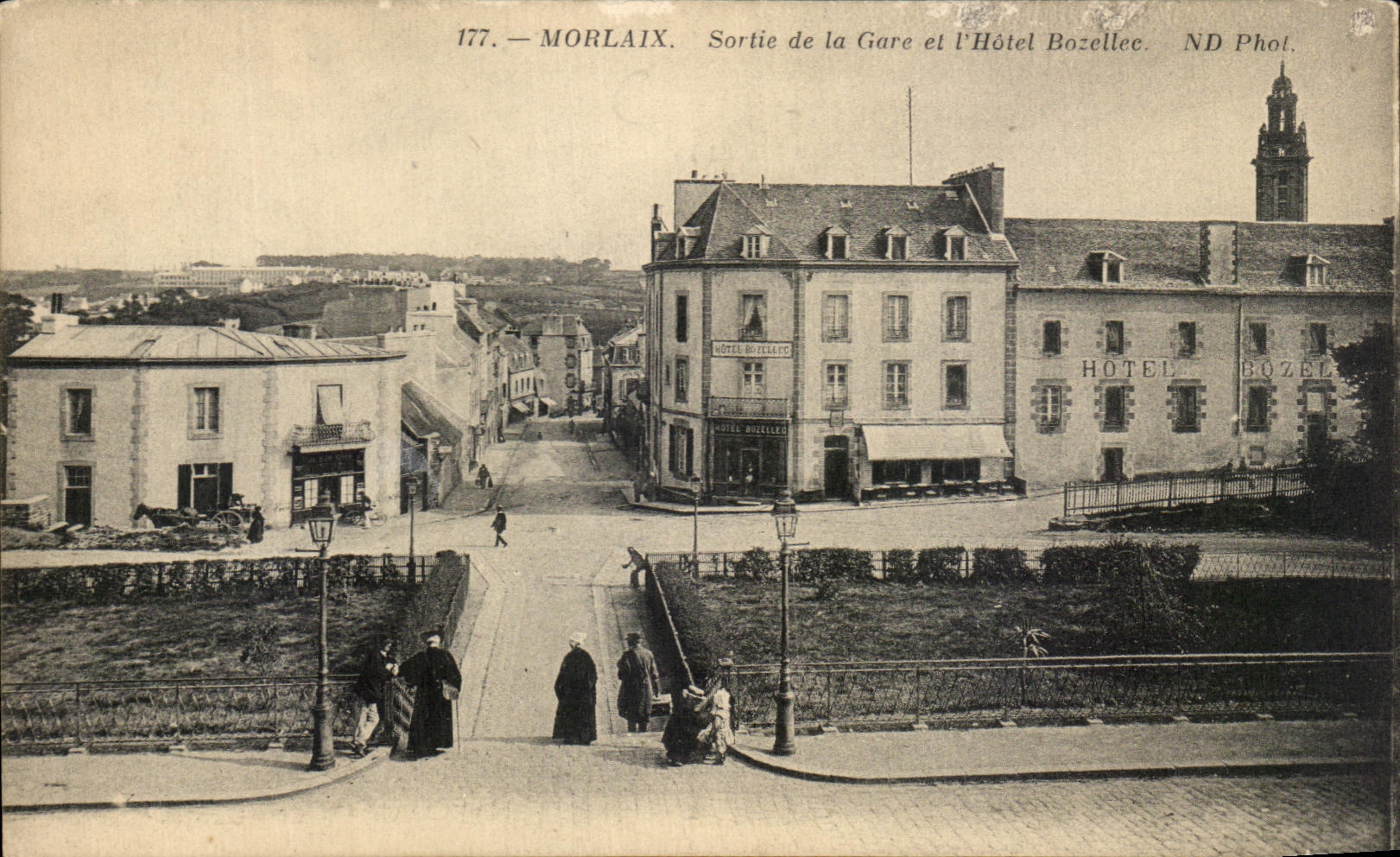 CPA Morlaix Left the Station and the Bozellee Hotel