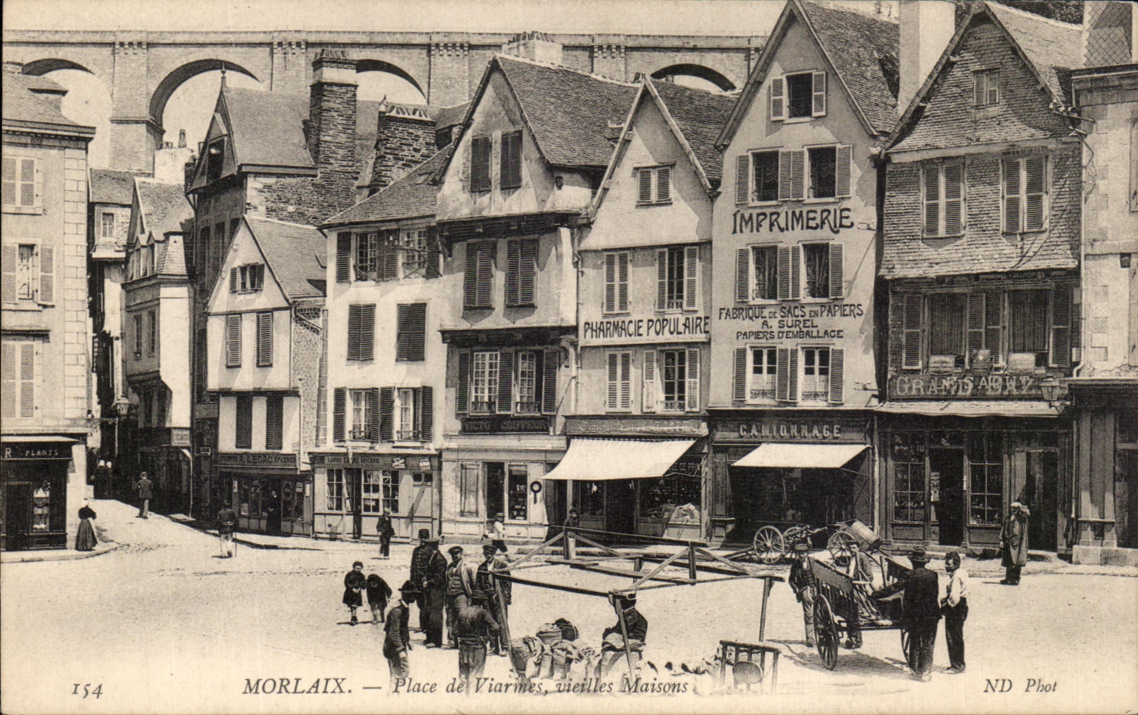 CPA Morlaix Places De Viarmes Vieilles Houses