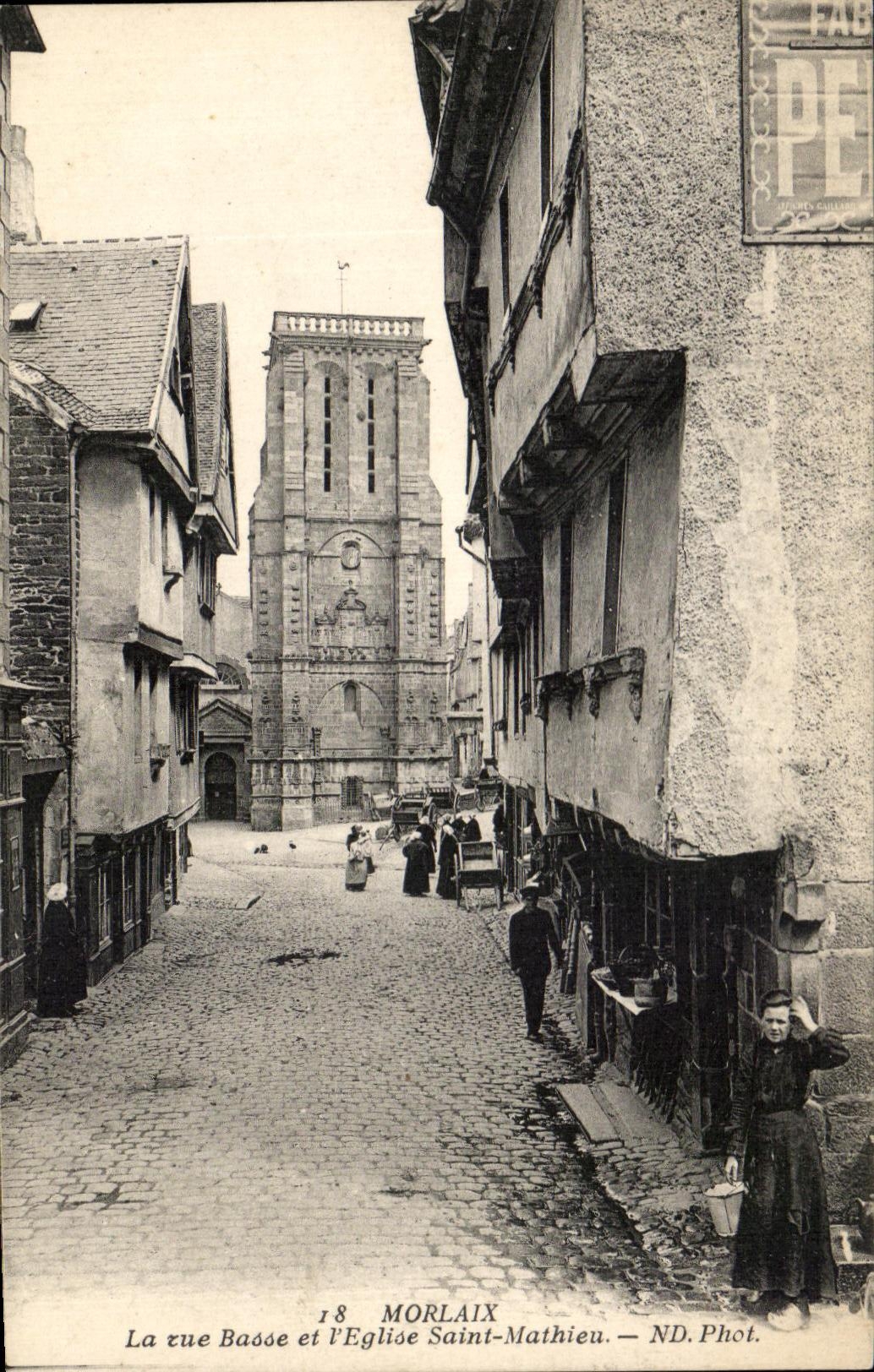 CPA Morlaix La Low street and I' Eglise Saint Mathieu