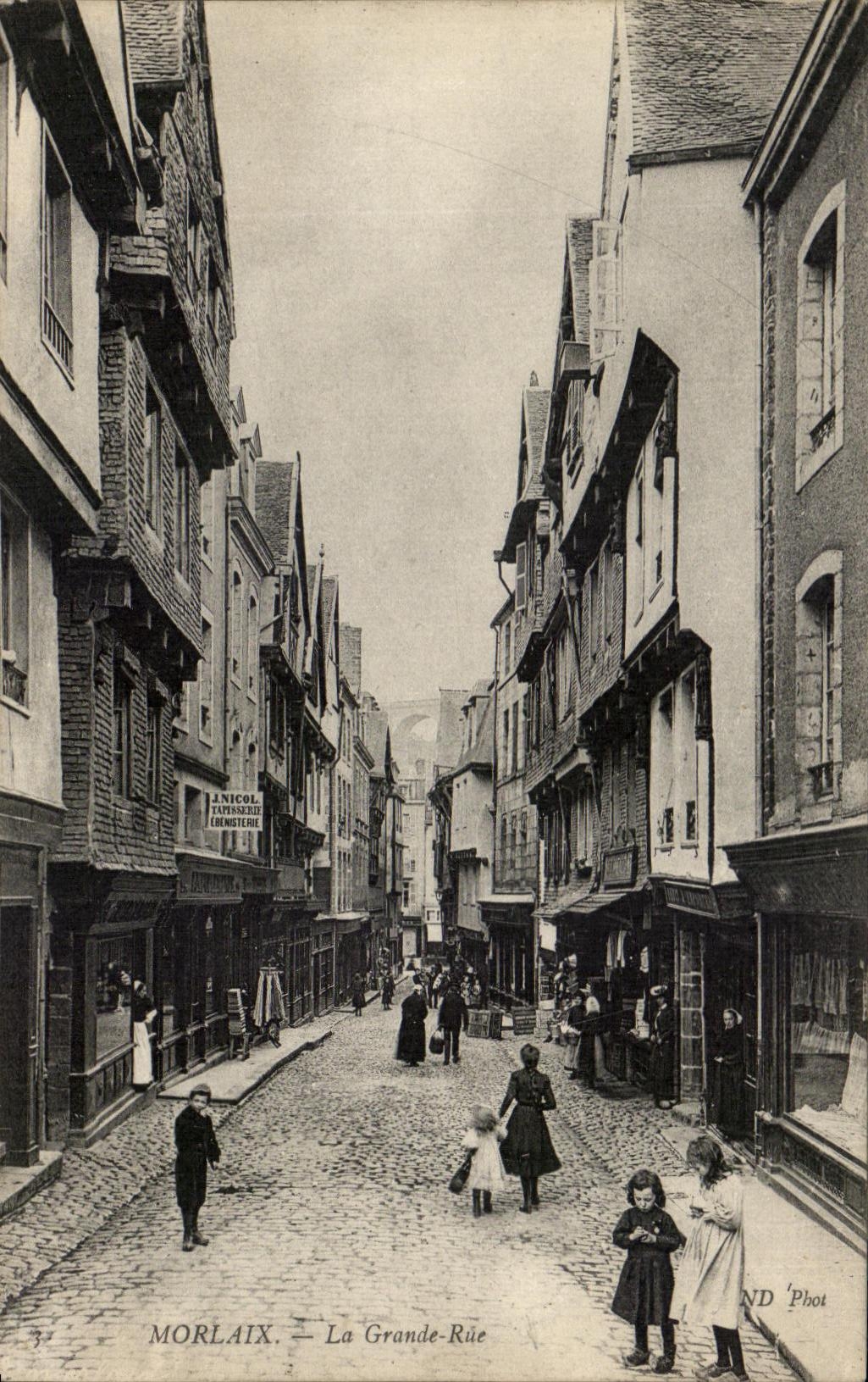 CPA Morlaix La Main street Children