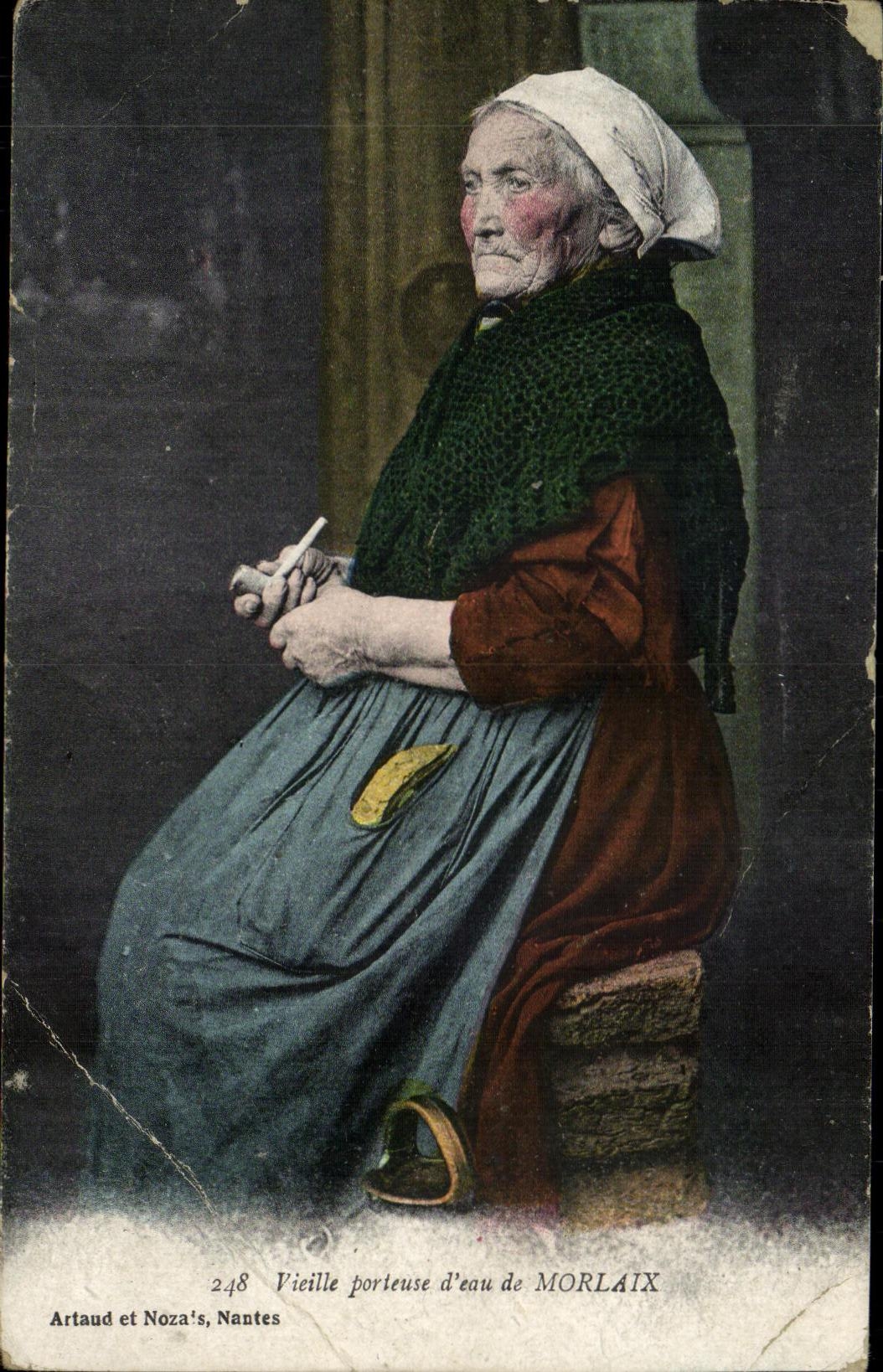 Old CPA Carrying Water De Morlaix Folklore Costume