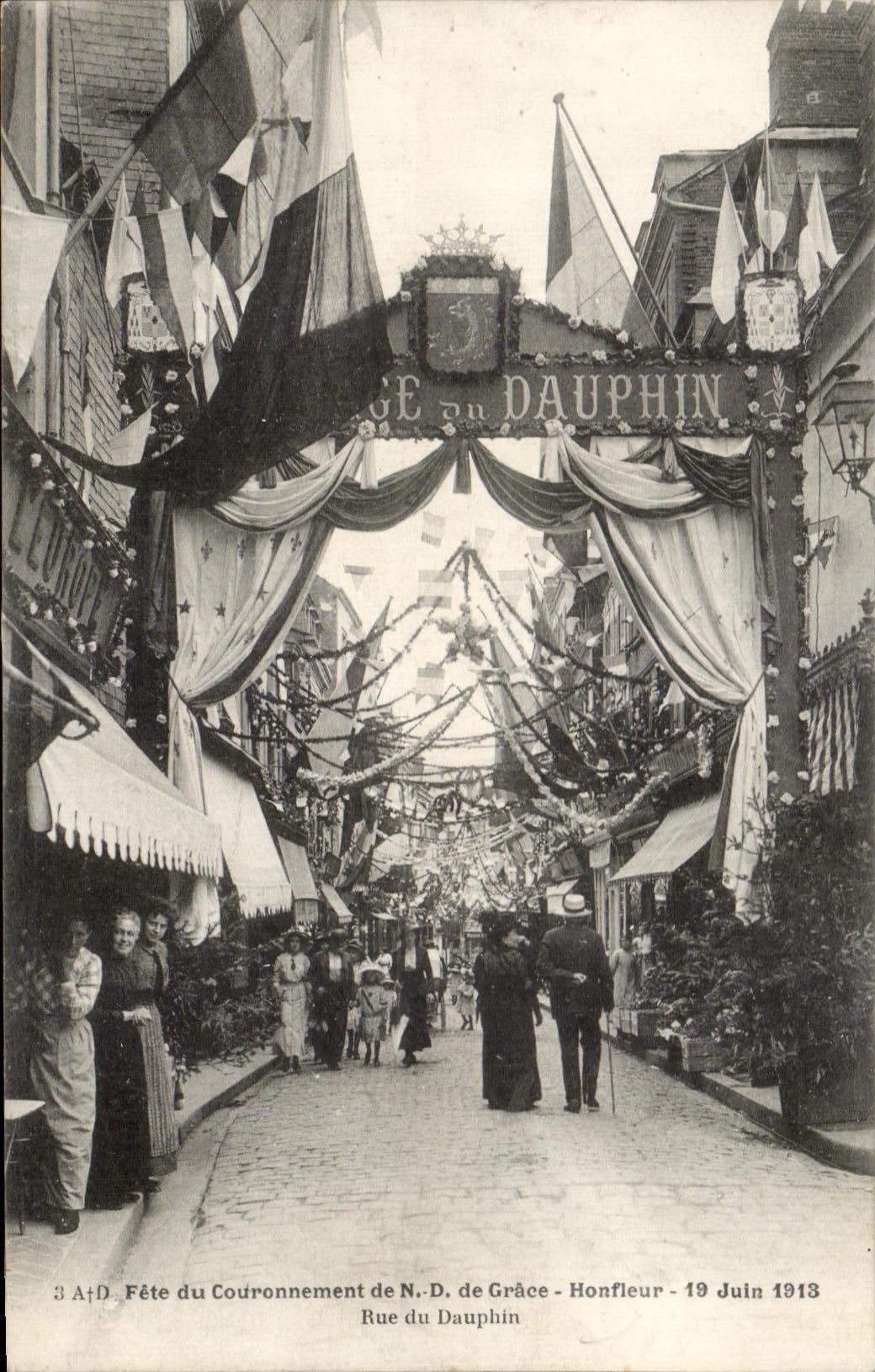 CPA Celebrates ND Crowning of Grace Honfleur Rue June 19th 1913 of the Dolphin