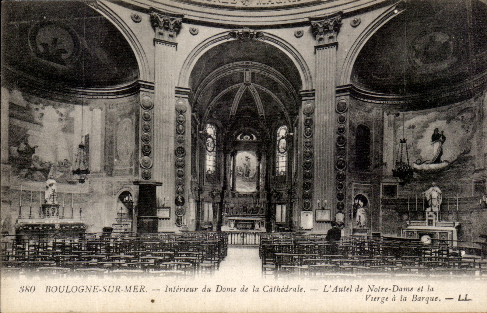 CPA Boulogne On Inland sea of the Dome of the Cathedral