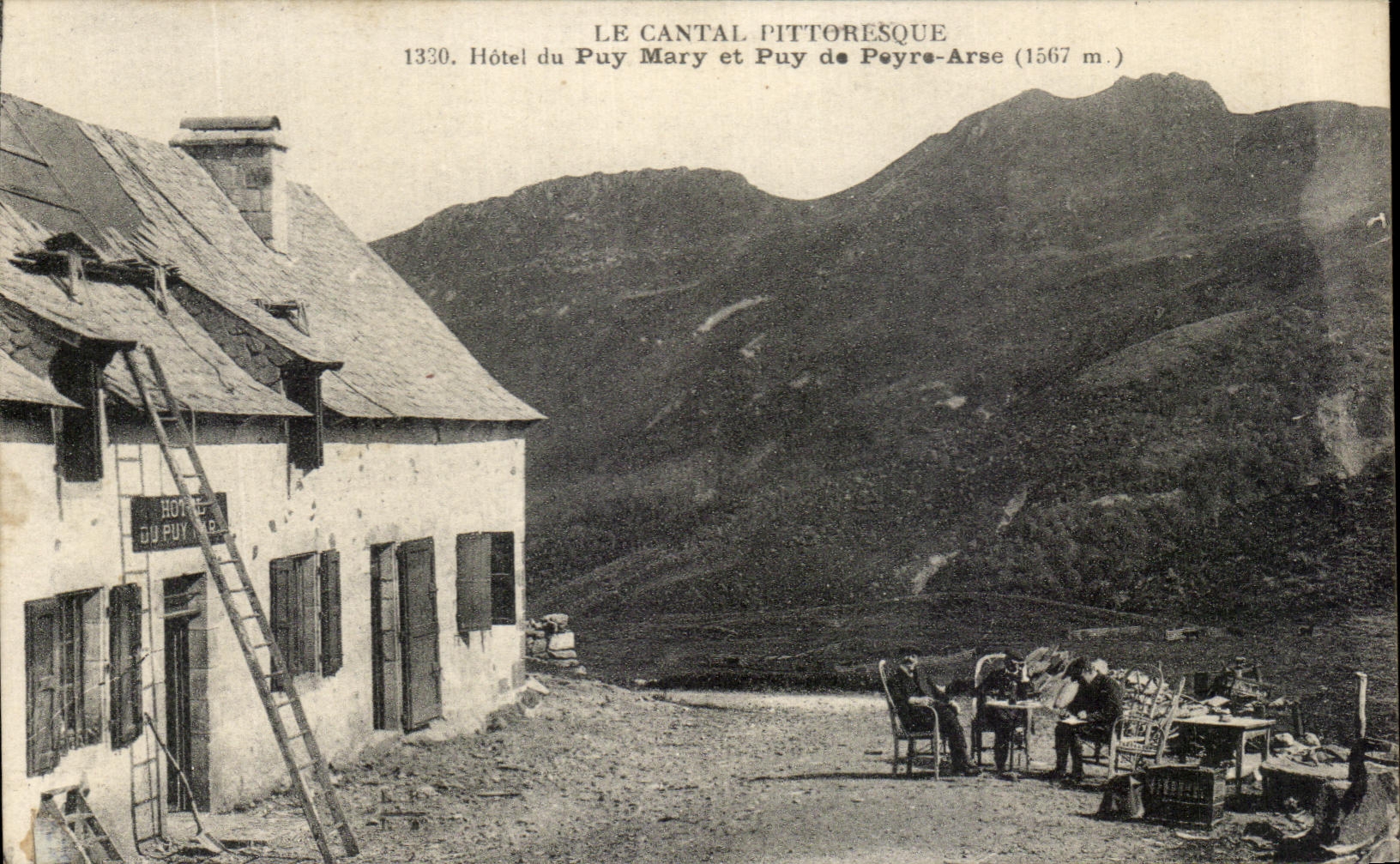 CPA Cantal Pittoresque Hotel du Puy Mary et Puy de Peyre Arse