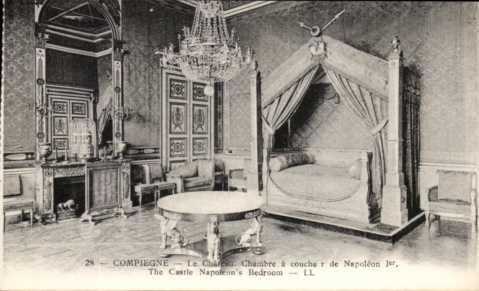 CPA Compiegne Le Chateau Chambre a coucher de Napoleon 1er