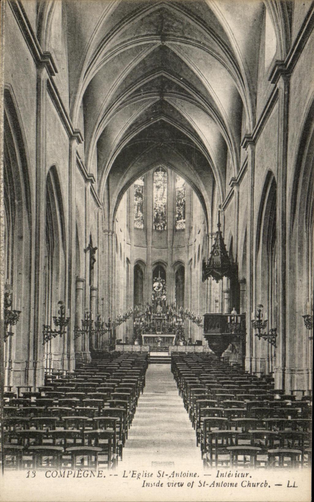 CPA Compiegne L'Eglise St Antoine Interieur