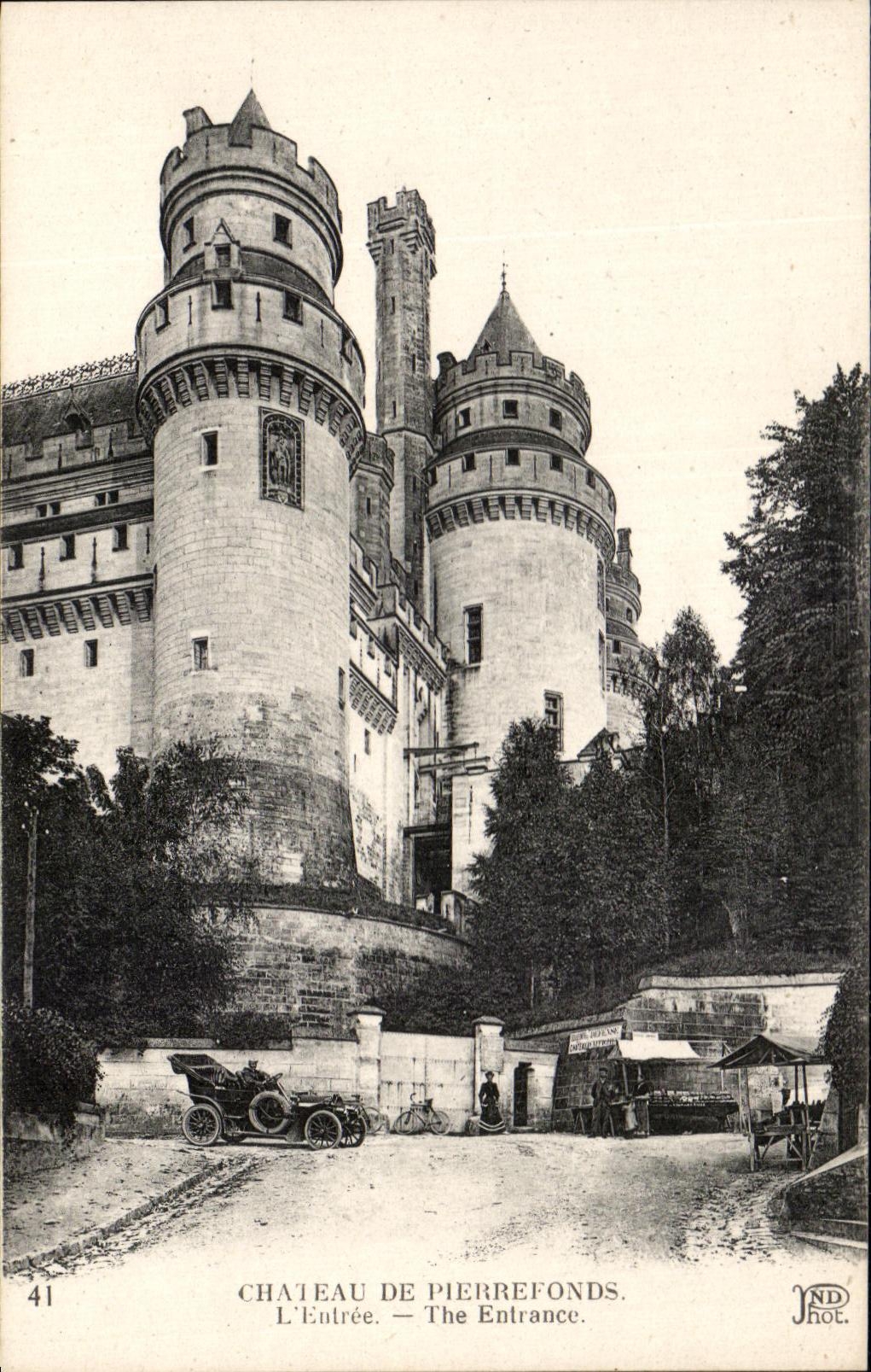 CPA Castle De Pierrefonds el automovil uno de la entrada