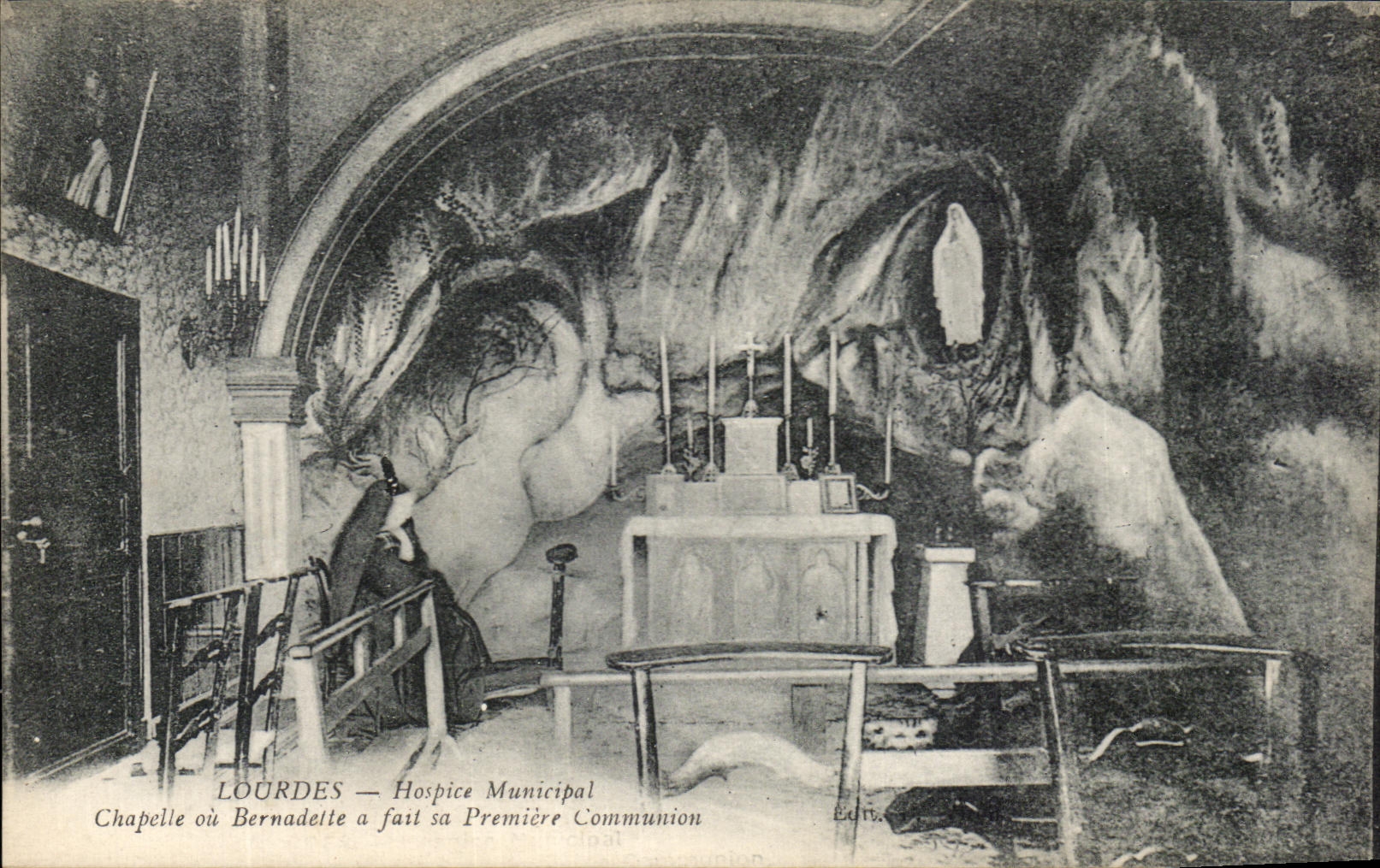 CPA Lourdes Hospice Municipal Chepelle ou Bernadelle a fait sa premiere communion