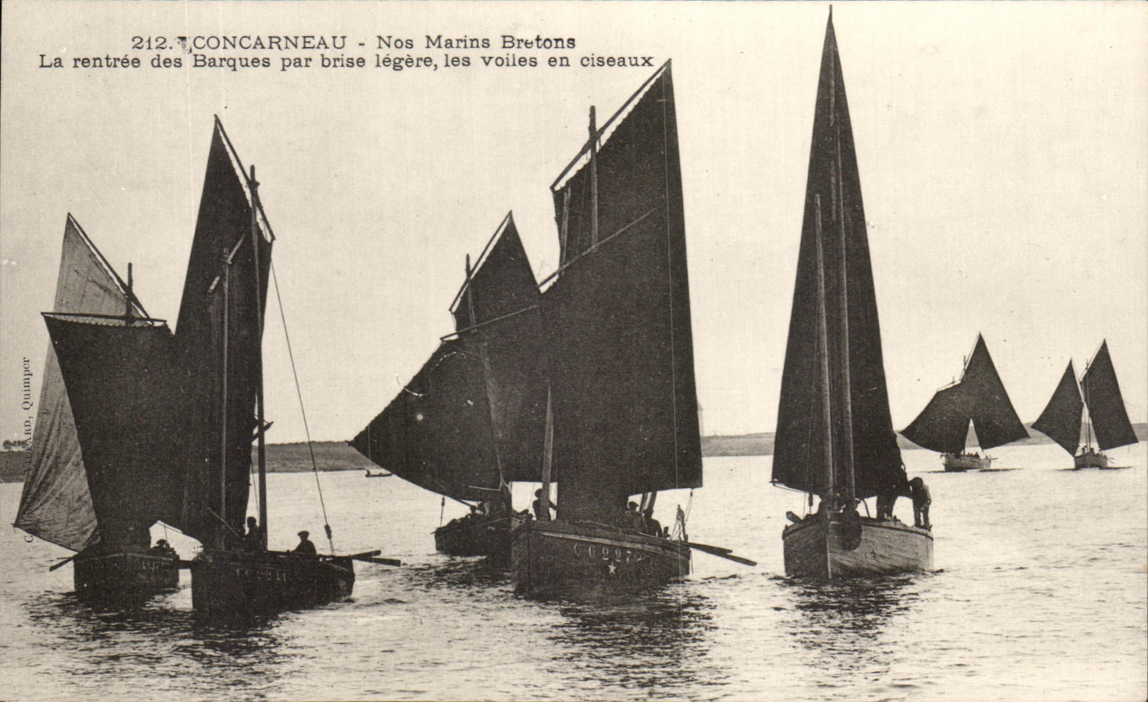 CPA Concarneau Our Breton Sailors It returned of the Boats by light breeze veils out of scissors Boats