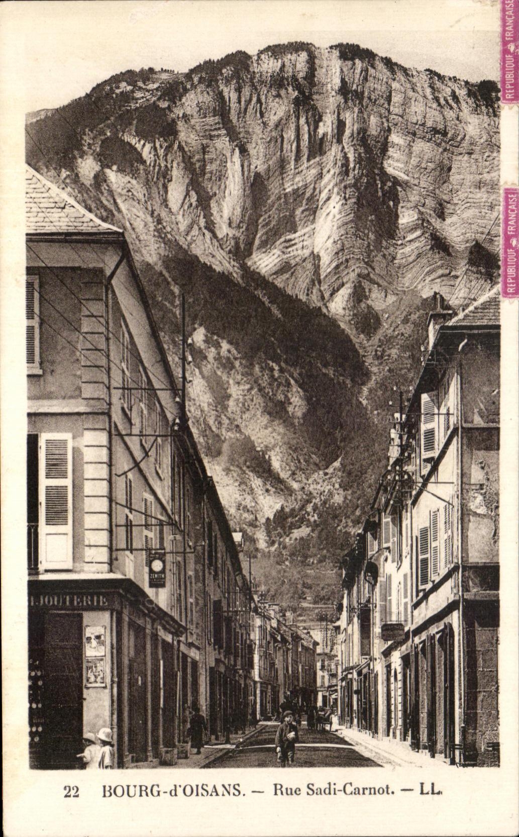 CPA Borough D' Oisans Street Sadi Carnot