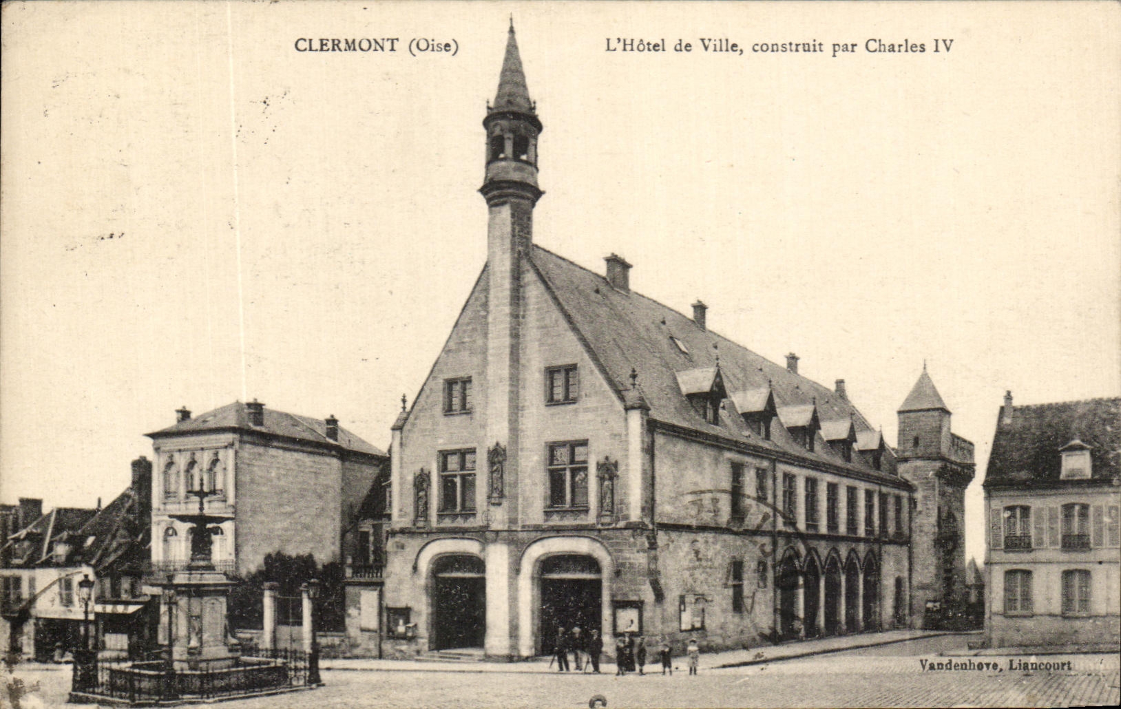 CPA Clermont L'Hotel de Ville Construit Par Charles X