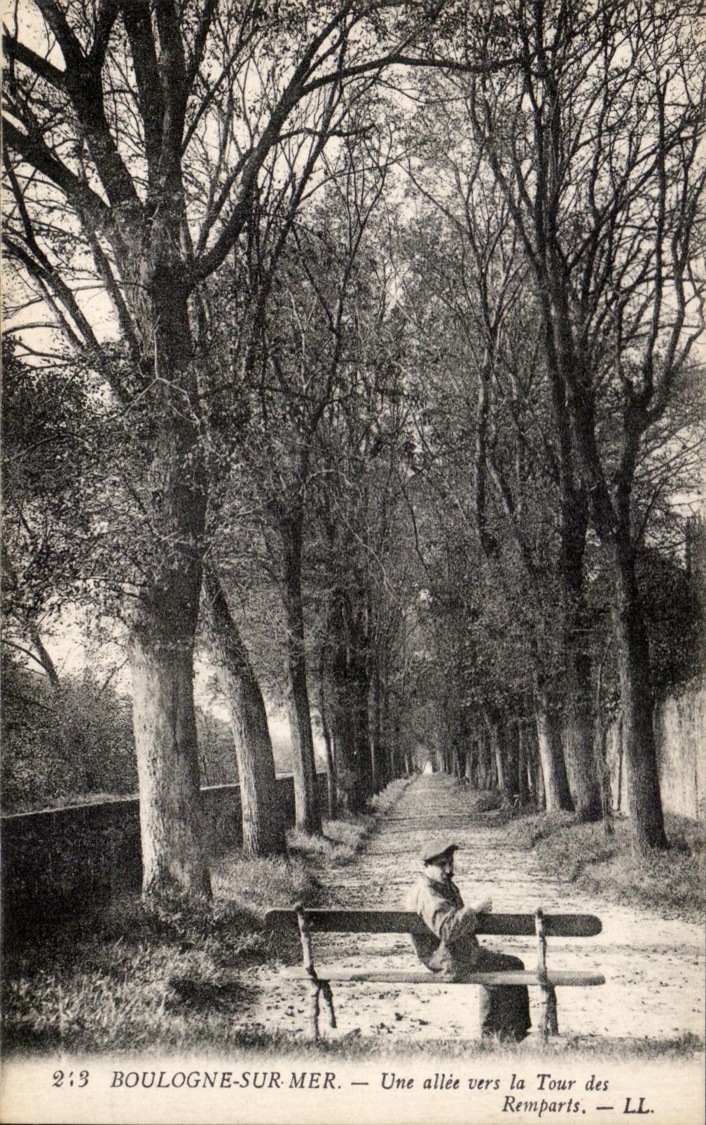 CPA Boulogne On Sea Allee a Vers La Tours of Walls (nice shot)