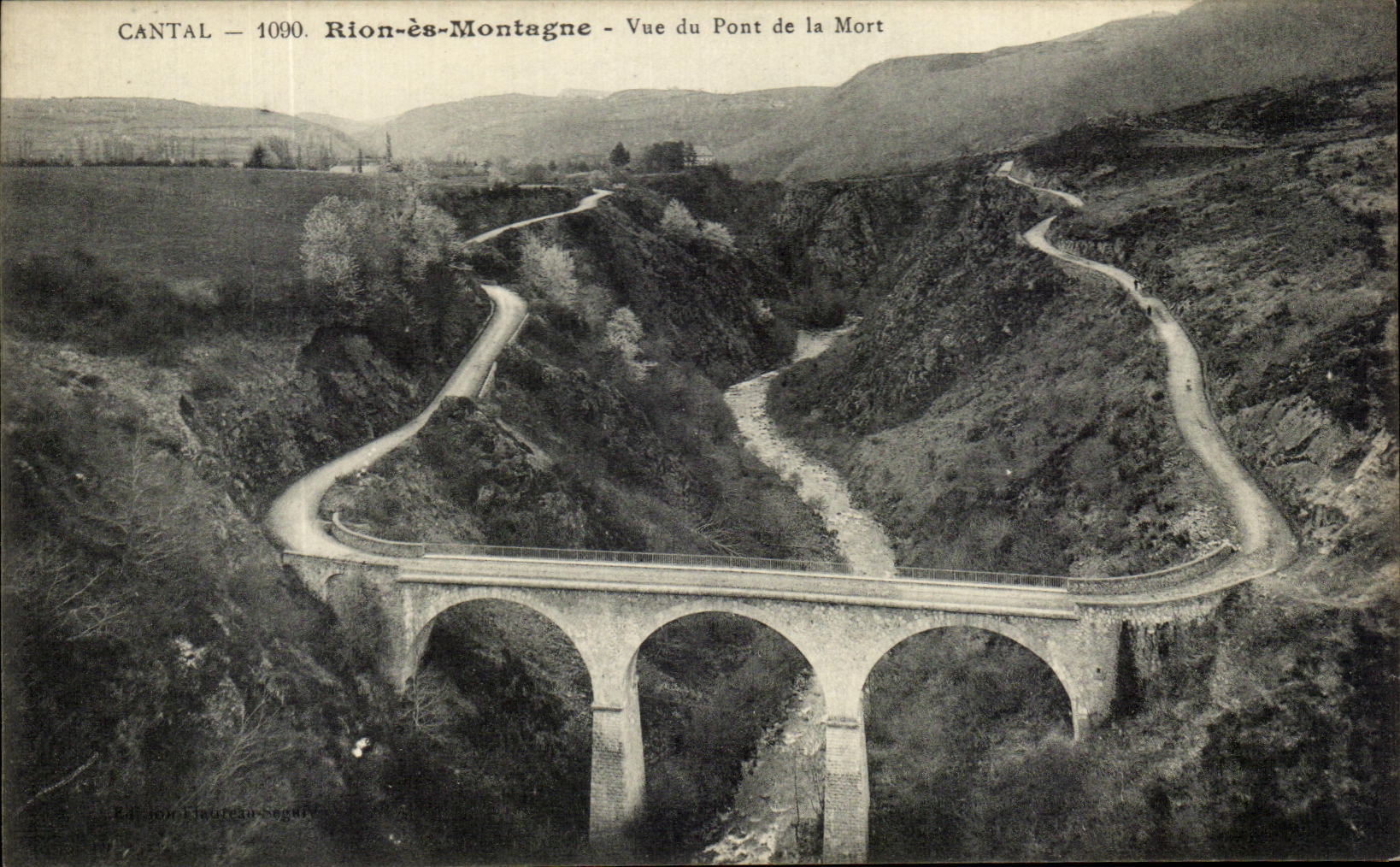 CPA Cantal Rion es Montagne Vue du Pont de la Mort