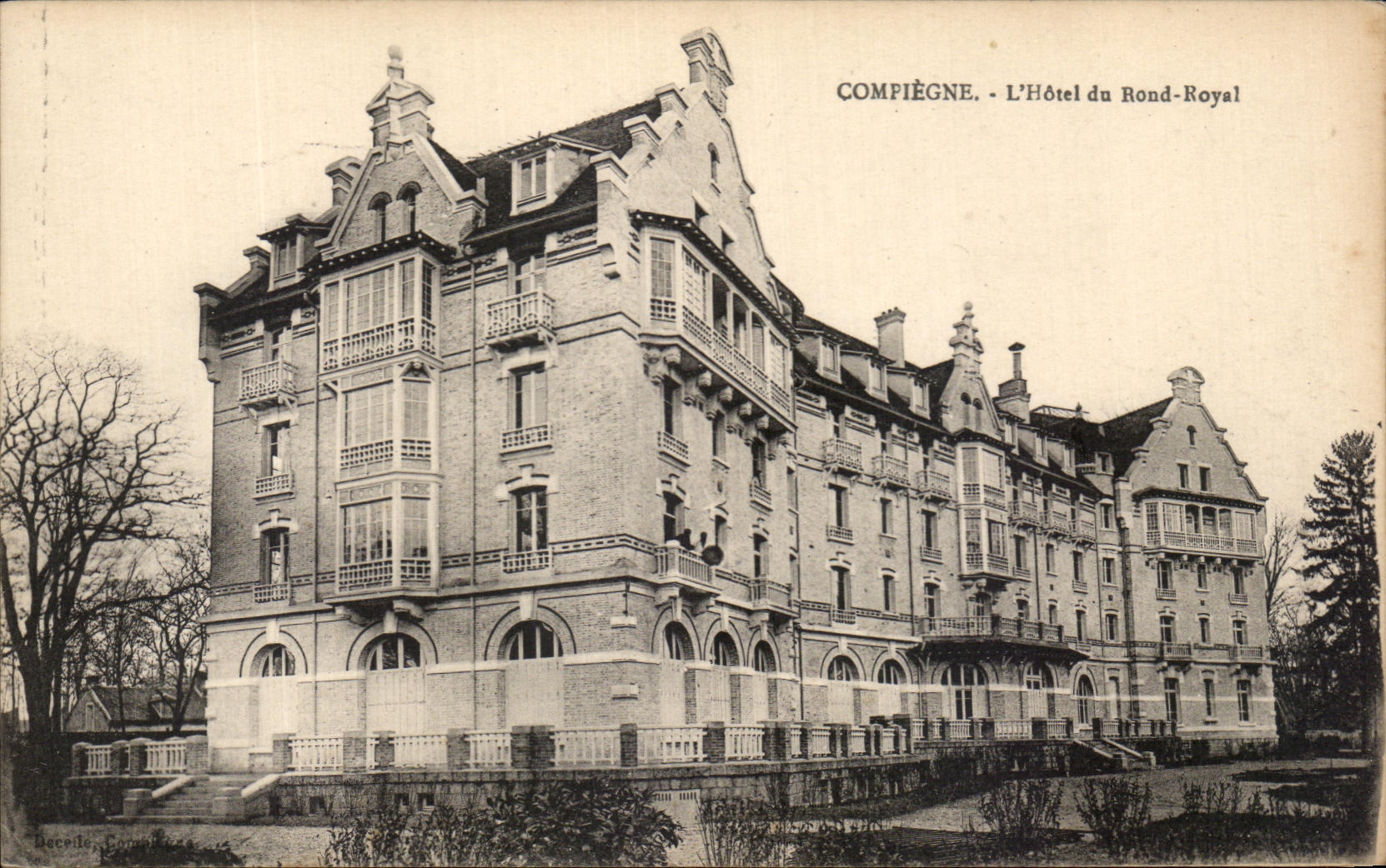 CPA Compiegne L'Hotel du Rond Royal