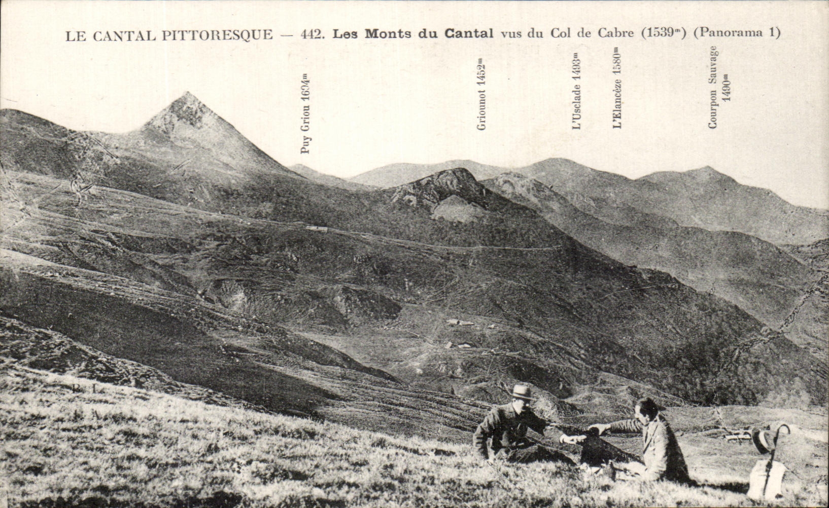 CPA Le Cantal Pittoresque Les Monts Du Cantal vus du Col De Cabre