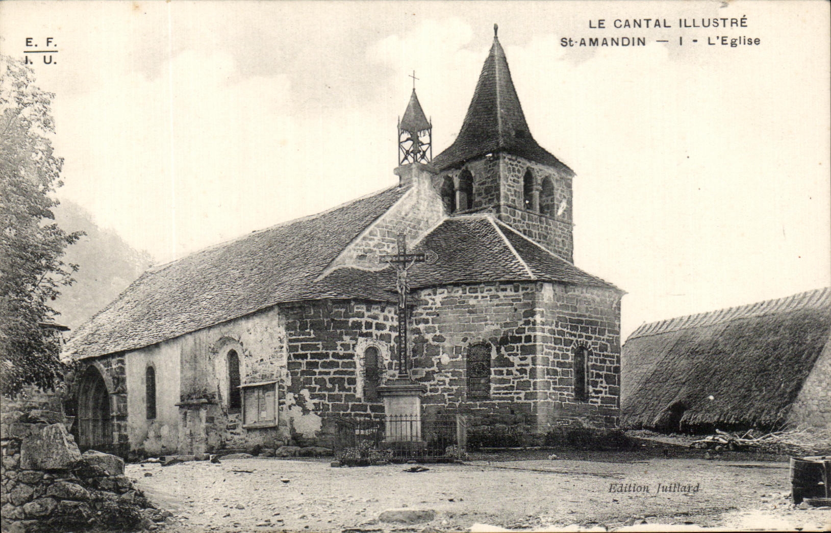 CPA Le Cantal Pittoresque St Amandin L'Eglise