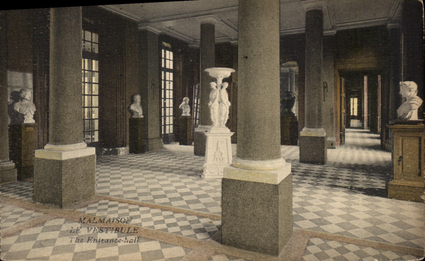 CPA Malmaison Le Vestibule