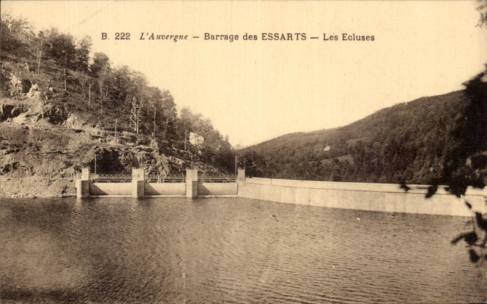 CPA L'Auvergne Barrage des Essarts sur la Rhue
