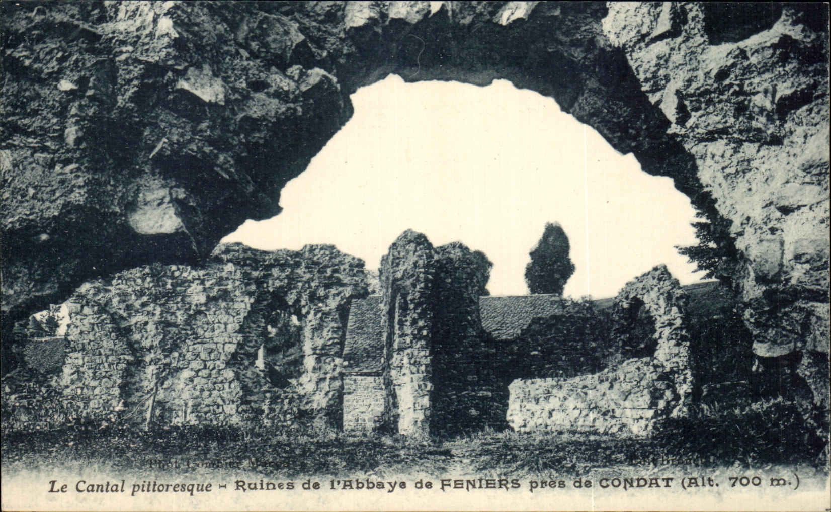 CPA Picturesque Cantal Ruins Of Abbye De Feniers Close De Condat