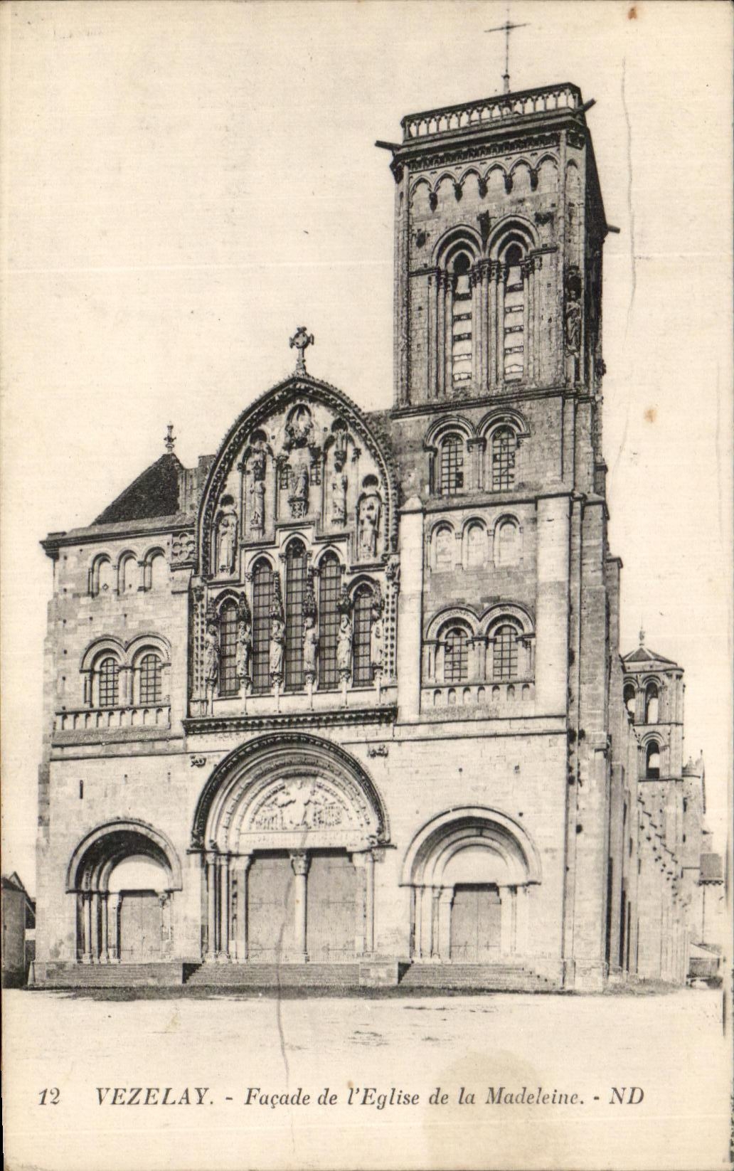 CPA Vezelay Frontage Of the Church Of the Madeleine