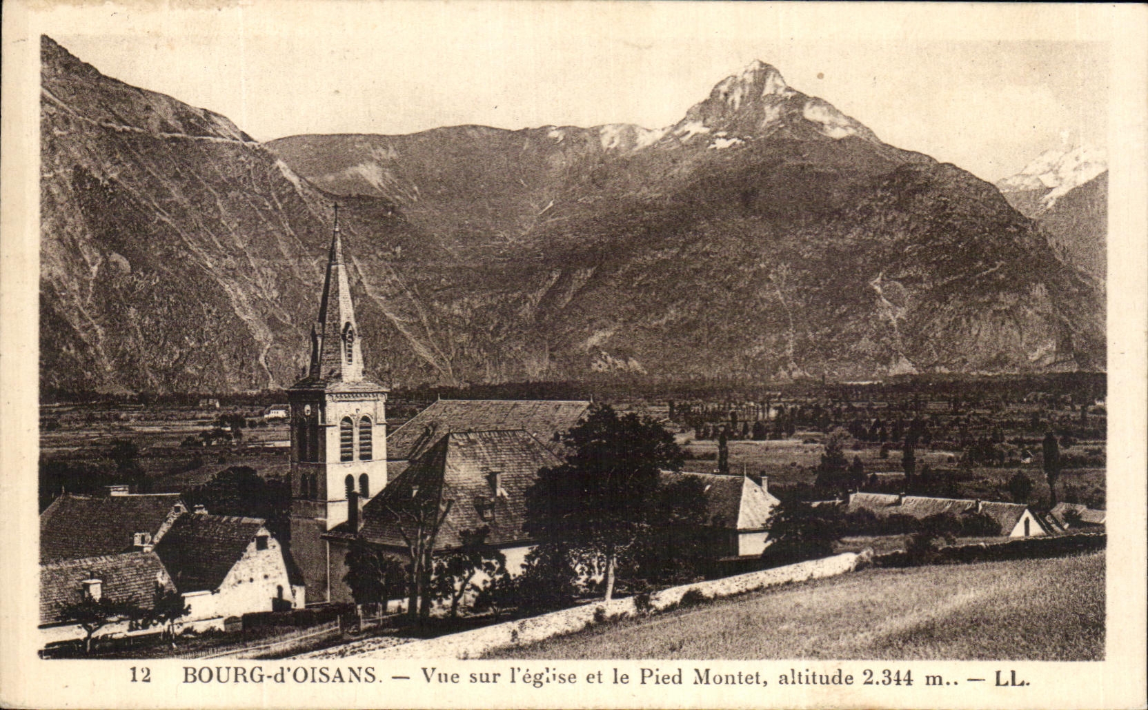 CPA Borough of Oisans Seen on I' church and the Montel Foot