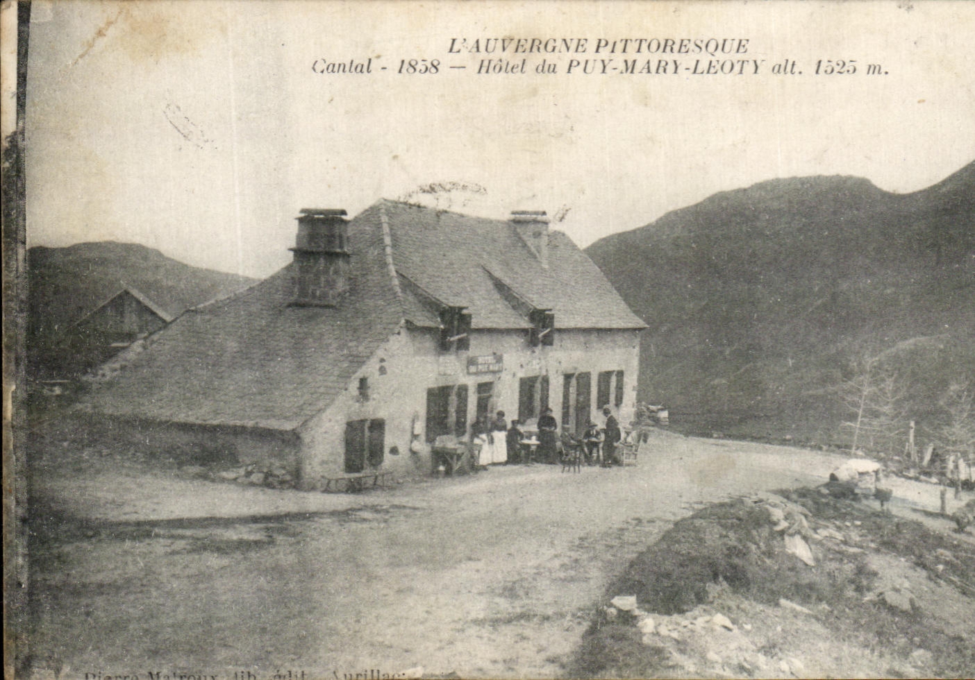 CPA Picturesque Auvergne Hotel of Puy Mary Leoty
