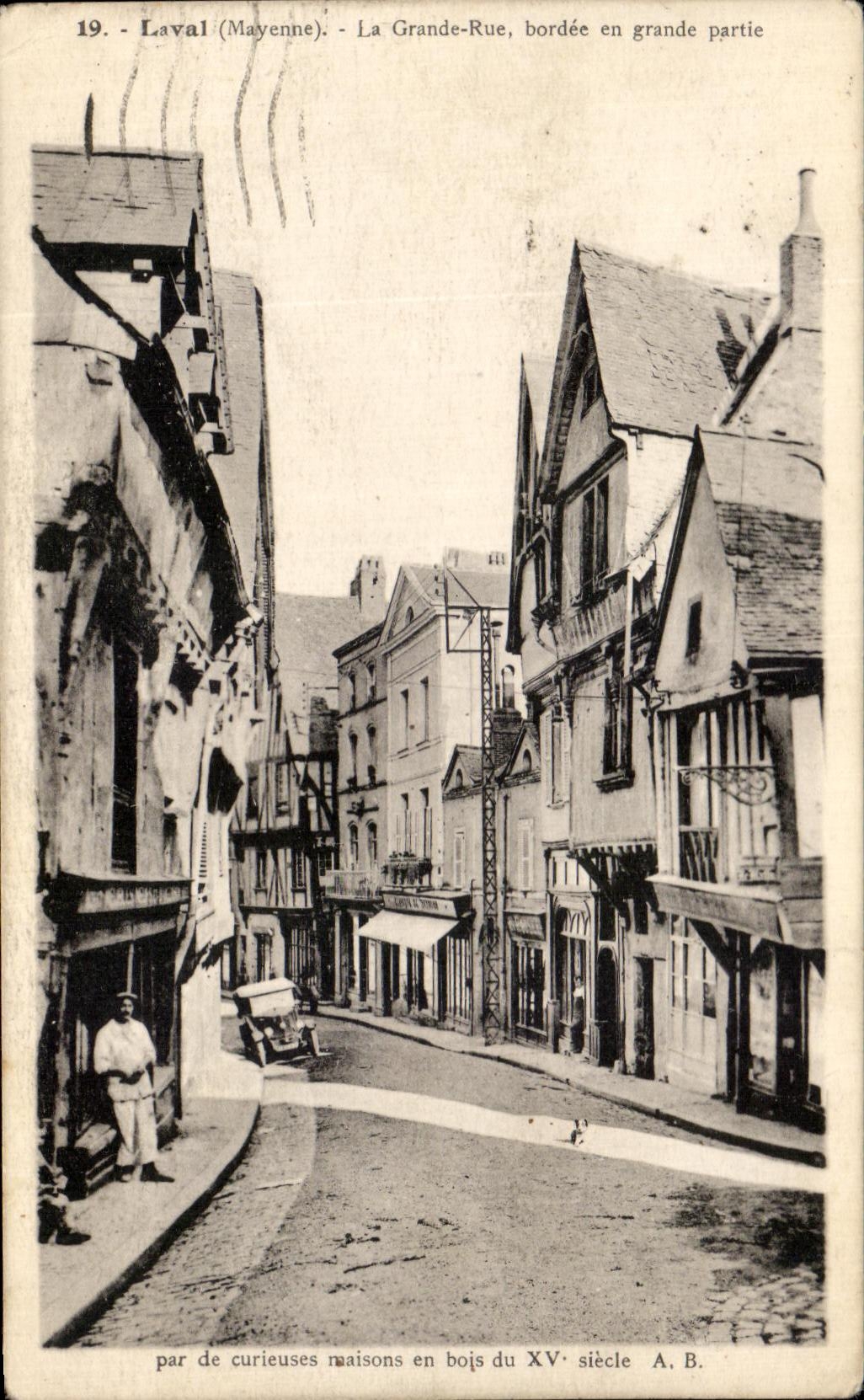 CPA Laval confino principalmente la calle principal