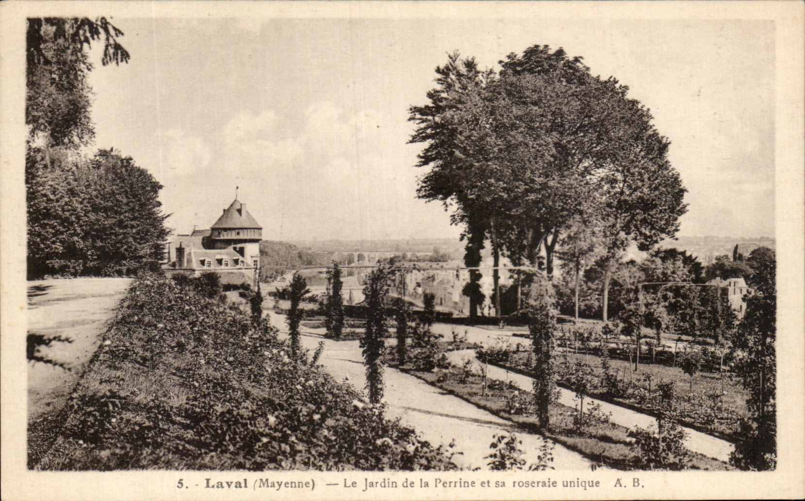 CPA Laval el jardin de Perline y de su solo rosery