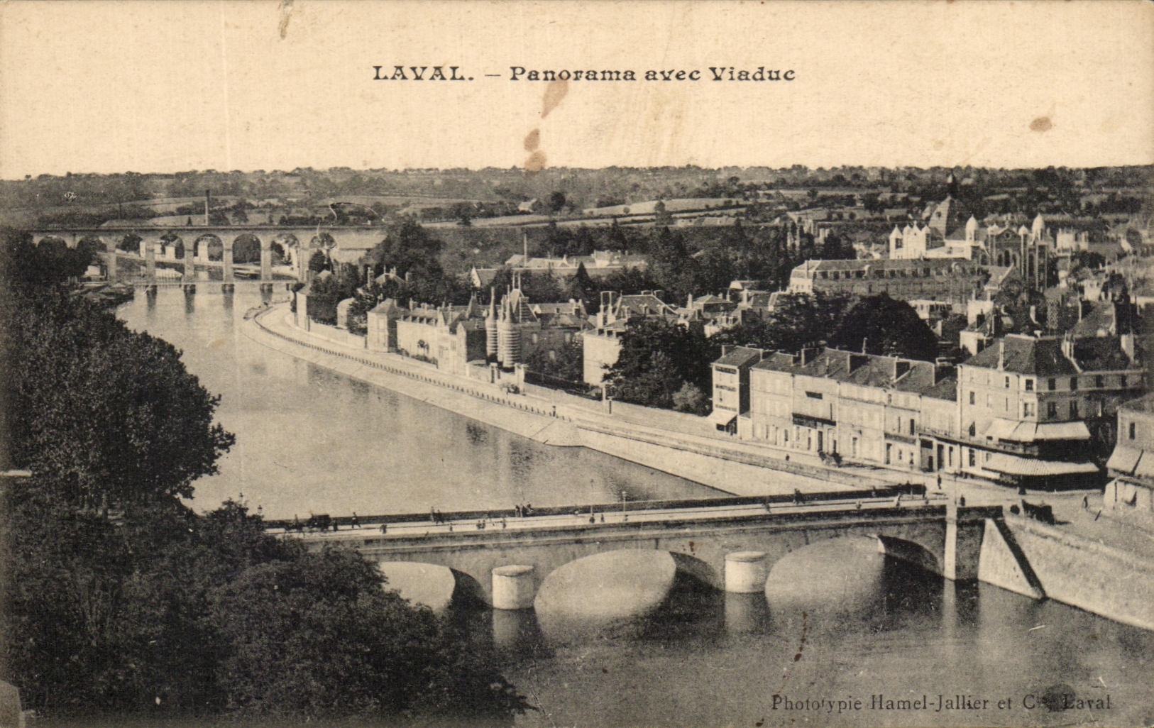 Viaducto del arec del panorama de CPA Laval