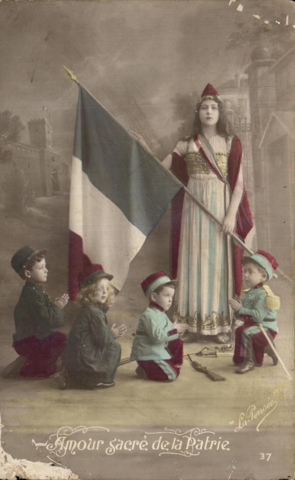 CPA Amour crowns Fatherland Children Marianne Drapeau Militaria