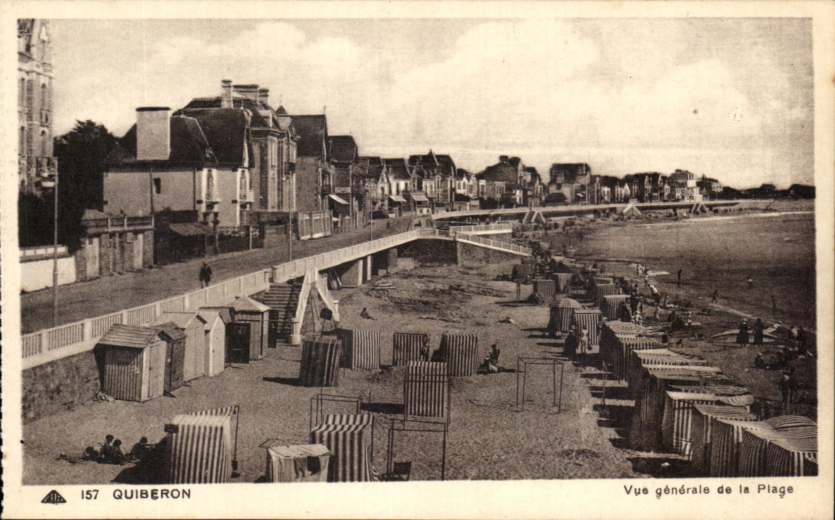 CPA Quiberon Vue Generale De La Plage