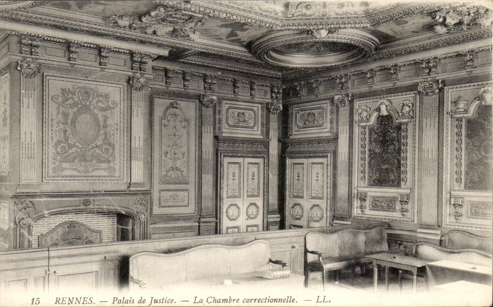 CPA Rennes Palais De Justice La Chambre Correctionnelle