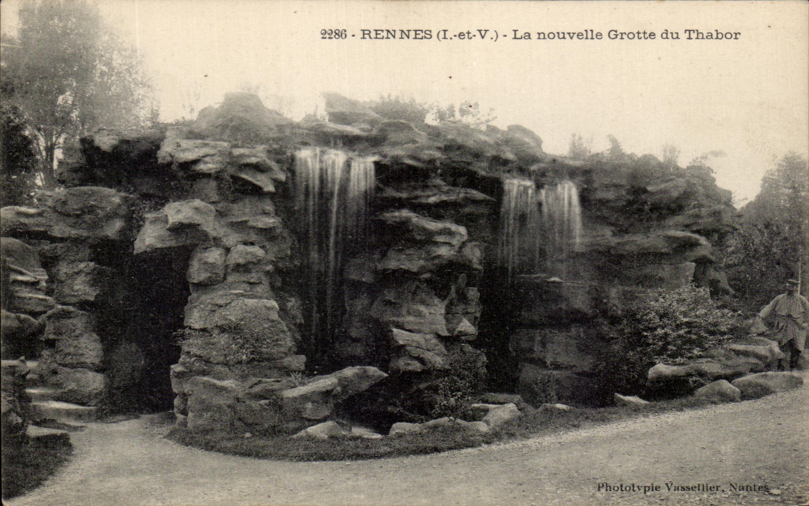 CPA Rennes Le Nouvelle Grotte Du Thabor