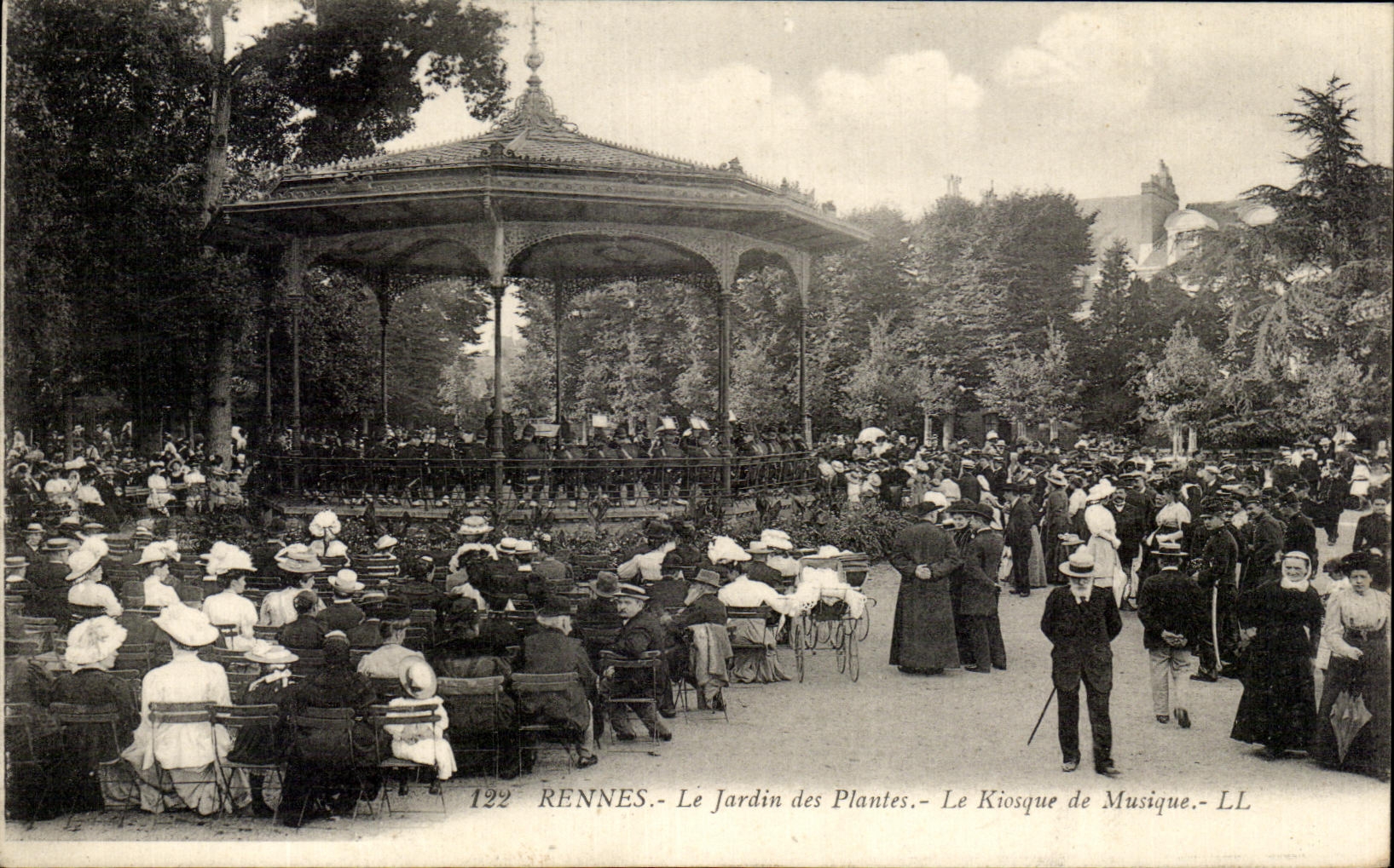 CPA Rennes Le Jardin Des Plantes Le Kiosque de Musique
